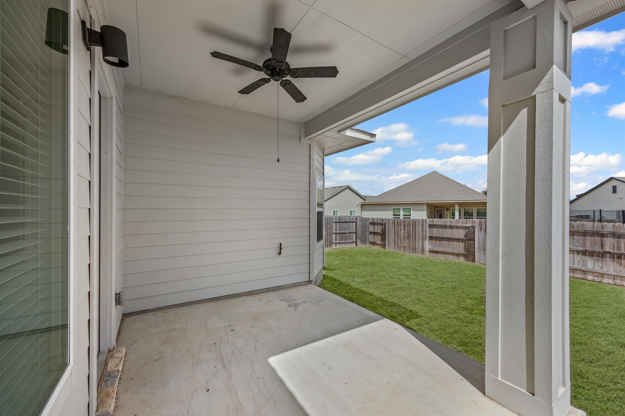 105 Lemuel Crawford Trl, Bastrop, TX 78602