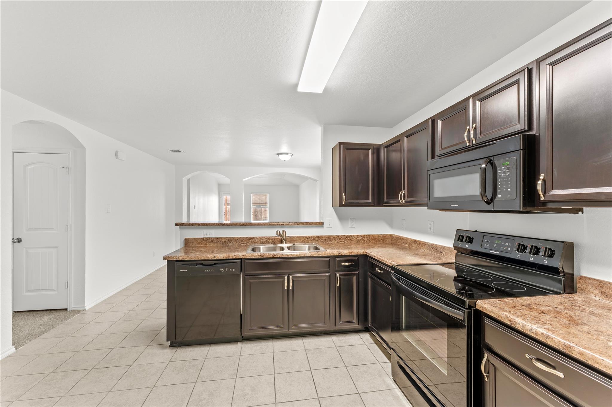 1032 Sandwell Ct, Seguin, TX 78155