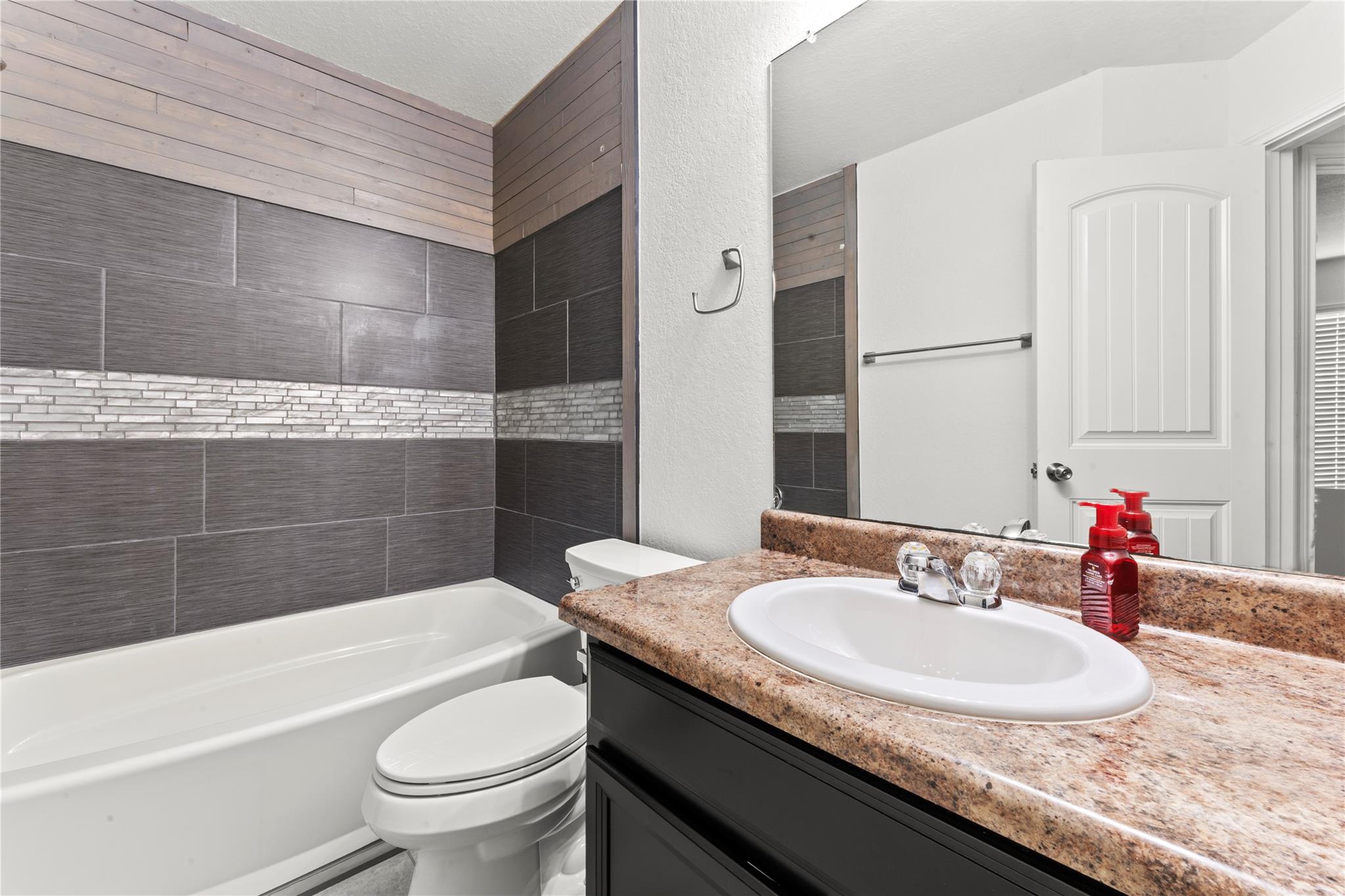 1032 Sandwell Ct, Seguin, TX 78155