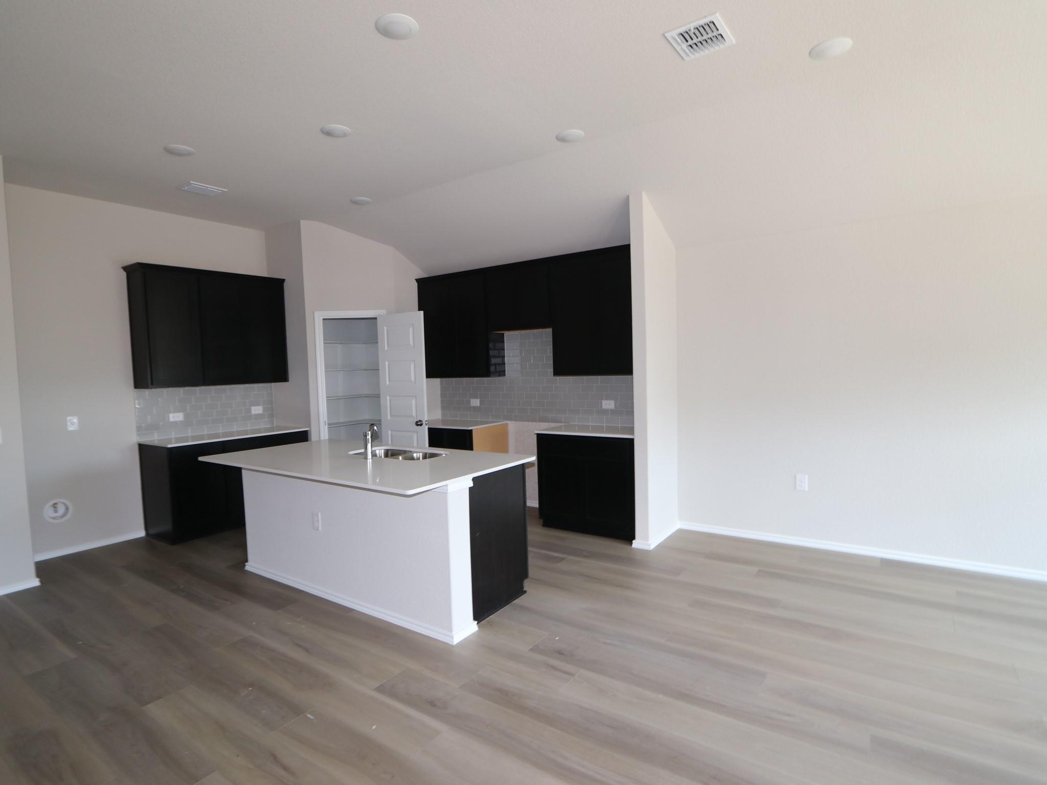 9105 Furman Dr, Austin, TX 78747