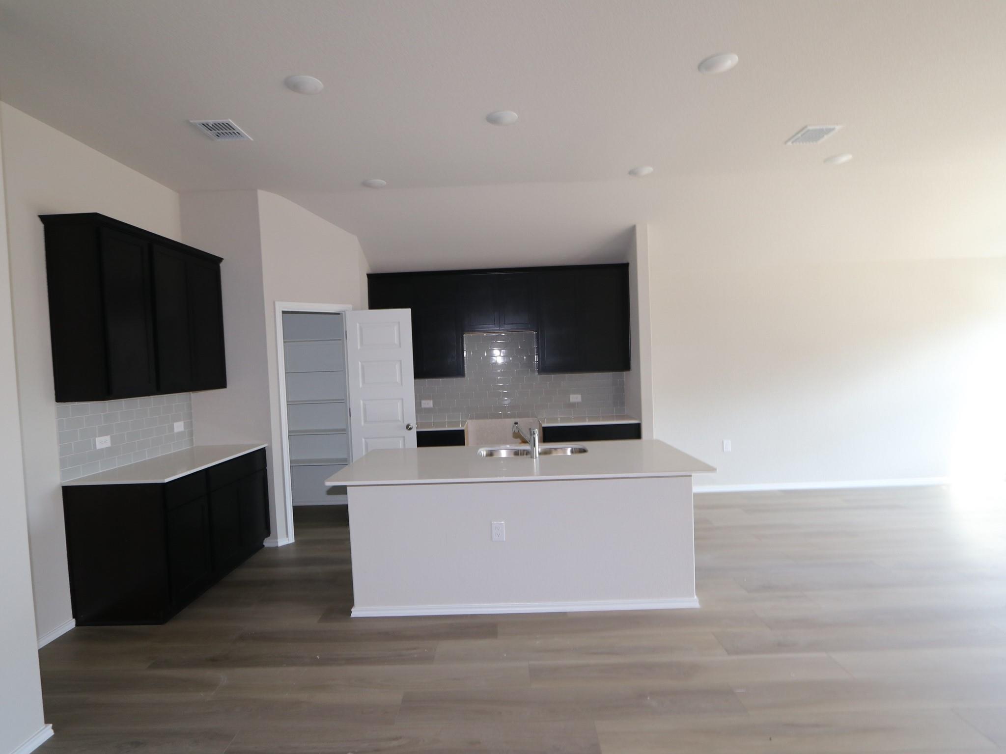 9105 Furman Dr, Austin, TX 78747