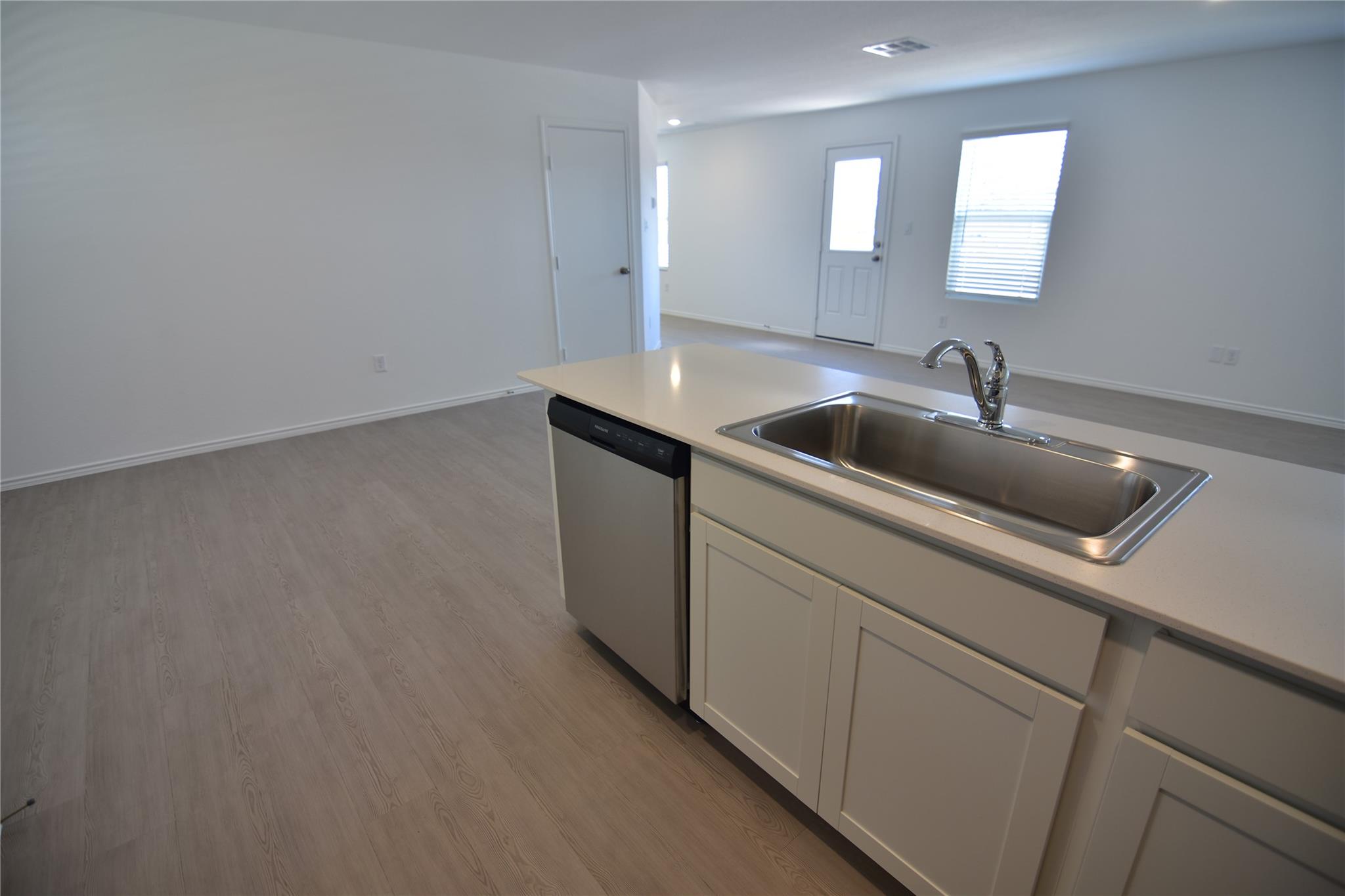 275 Bugbee, Kyle, TX 78640