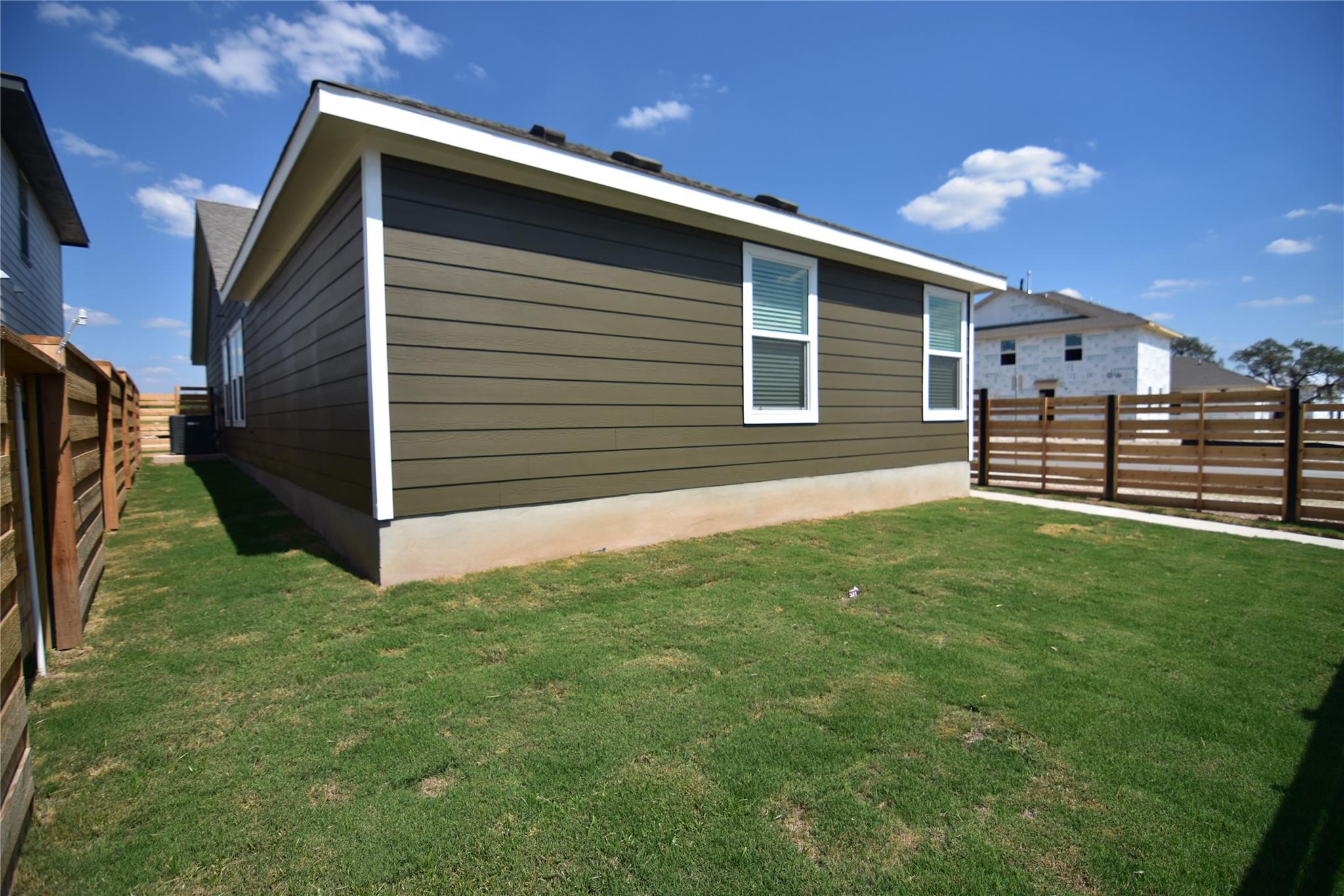 275 Bugbee, Kyle, TX 78640