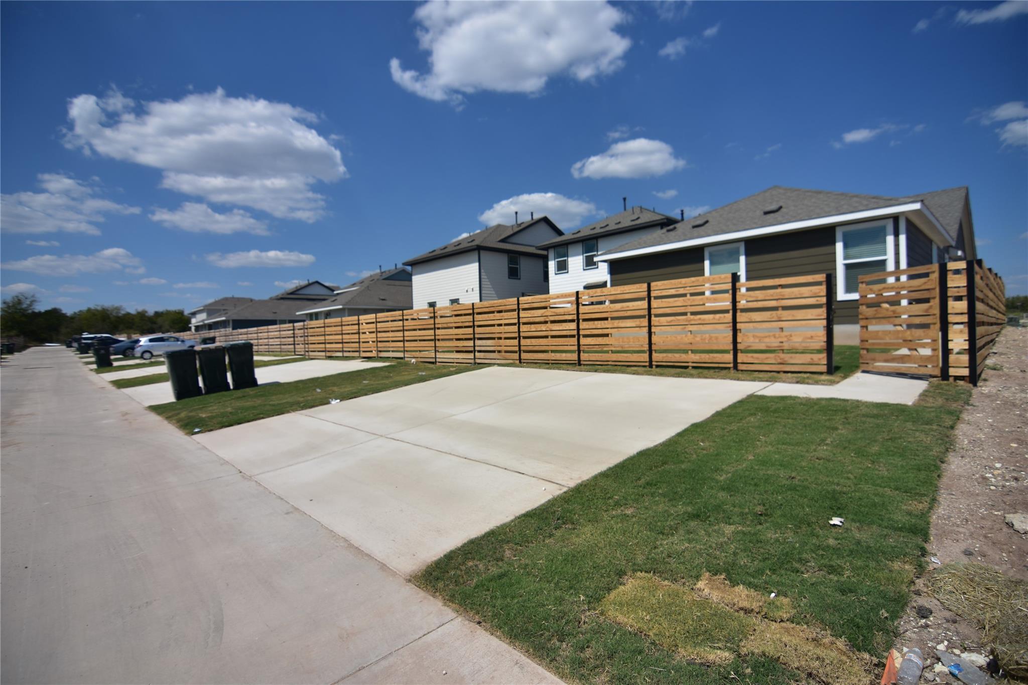 275 Bugbee, Kyle, TX 78640