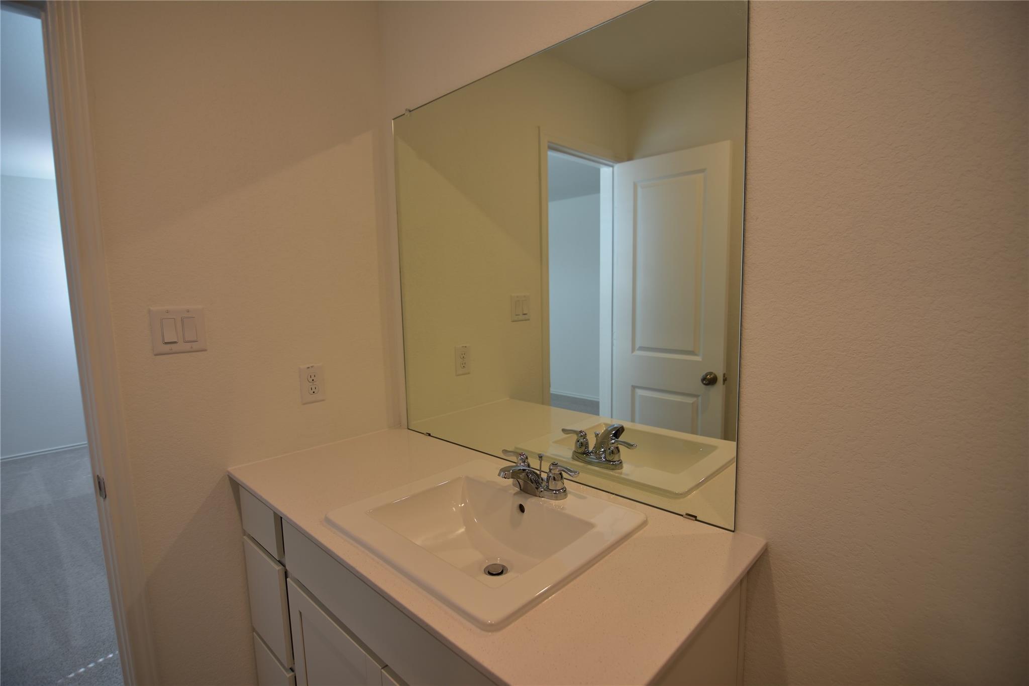 275 Bugbee, Kyle, TX 78640