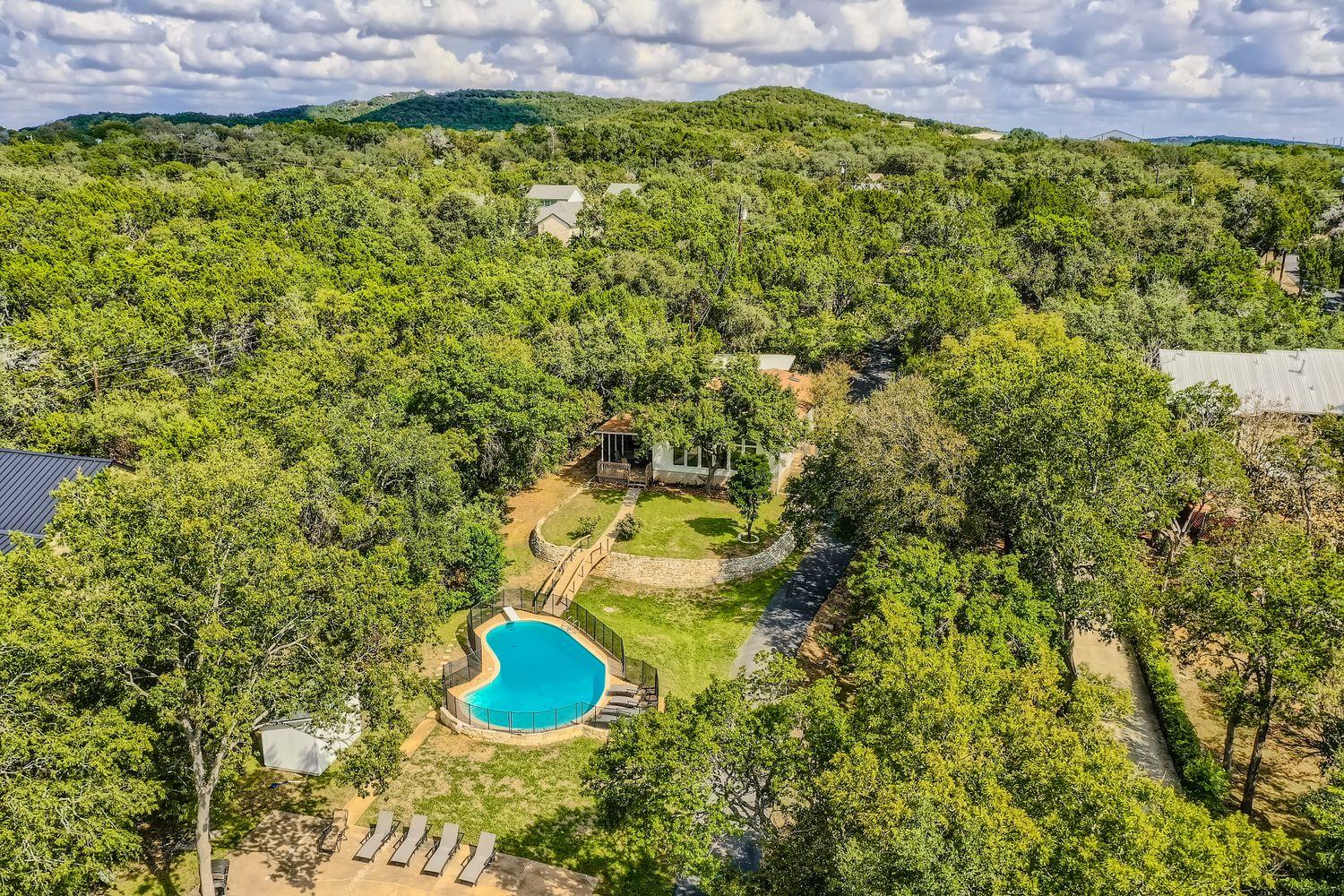 17307 E Darleen Dr, Leander, TX 78641