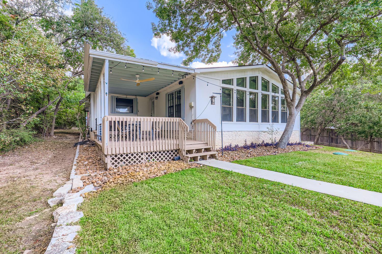 17307 E Darleen Dr, Leander, TX 78641