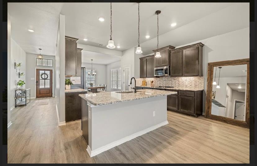 501 Seabiscuit Dr, Jarrell, TX 76537