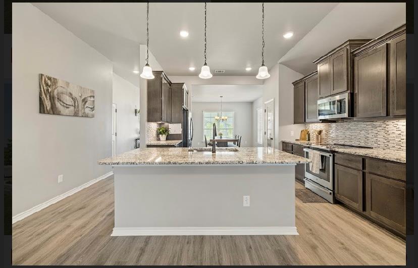 501 Seabiscuit Dr, Jarrell, TX 76537