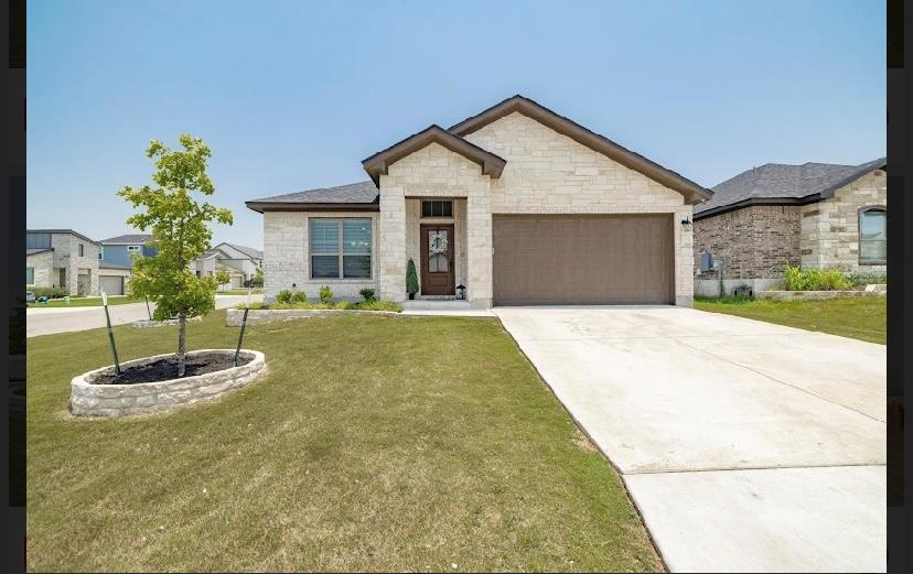 501 Seabiscuit Dr, Jarrell, TX 76537