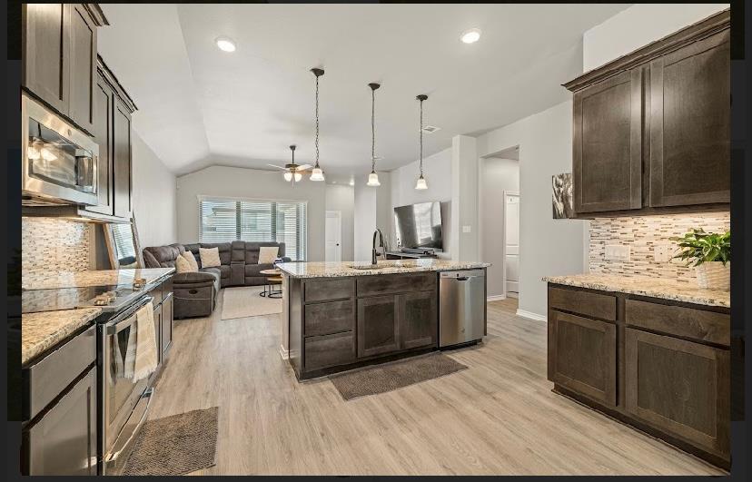 501 Seabiscuit Dr, Jarrell, TX 76537