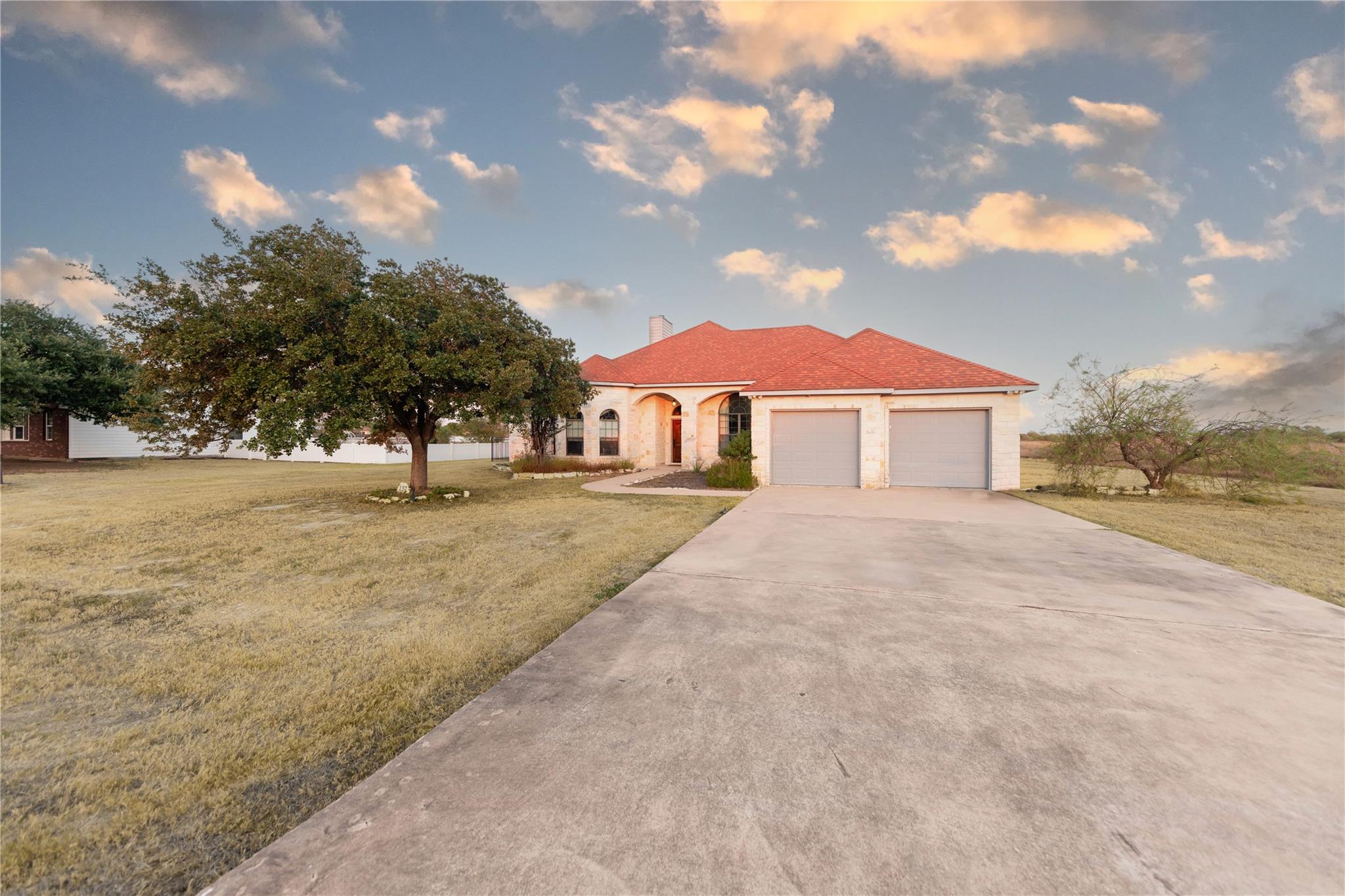 127 Eleanor Ln, Bastrop, TX 78602