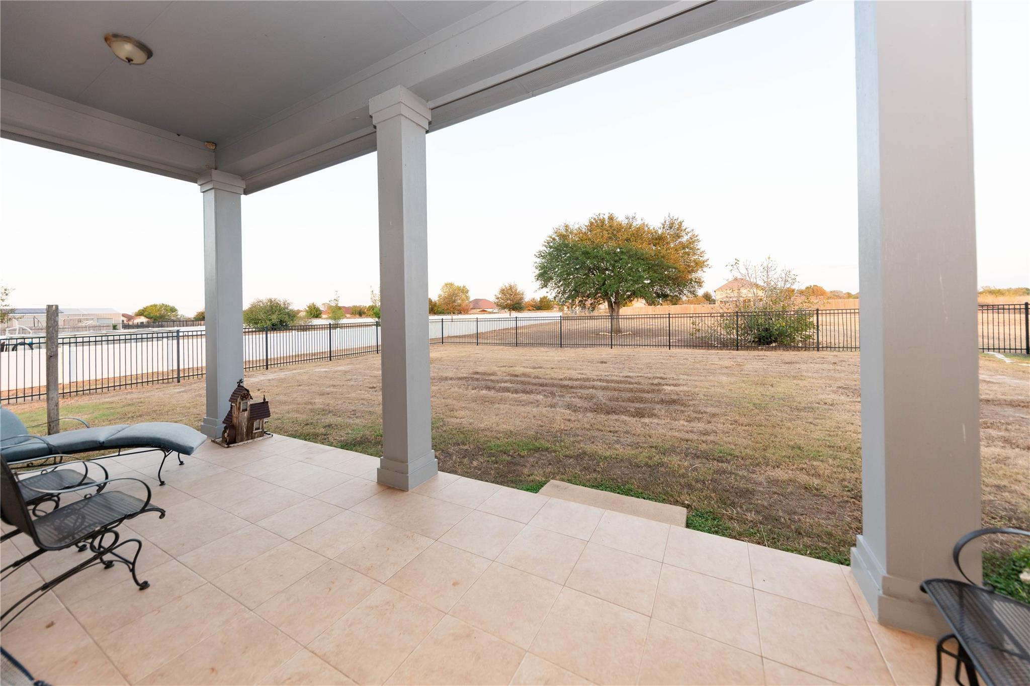 127 Eleanor Ln, Bastrop, TX 78602