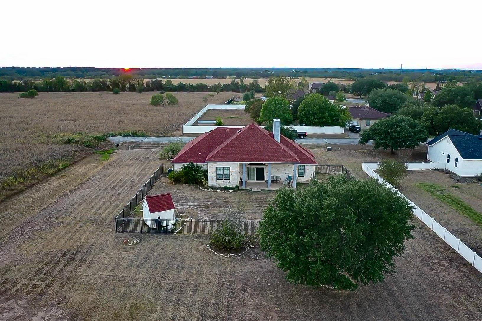 127 Eleanor Ln, Bastrop, TX 78602