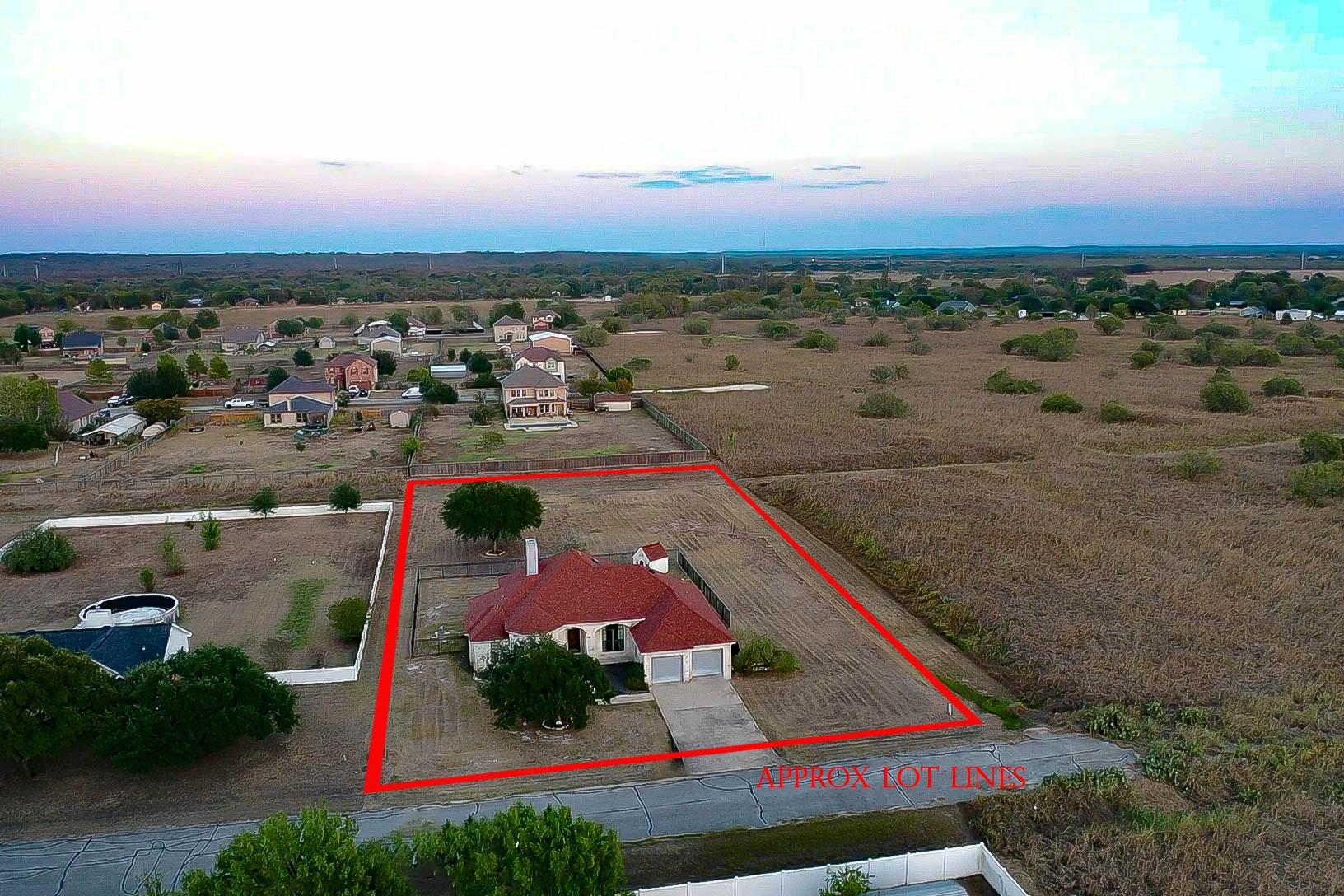 127 Eleanor Ln, Bastrop, TX 78602