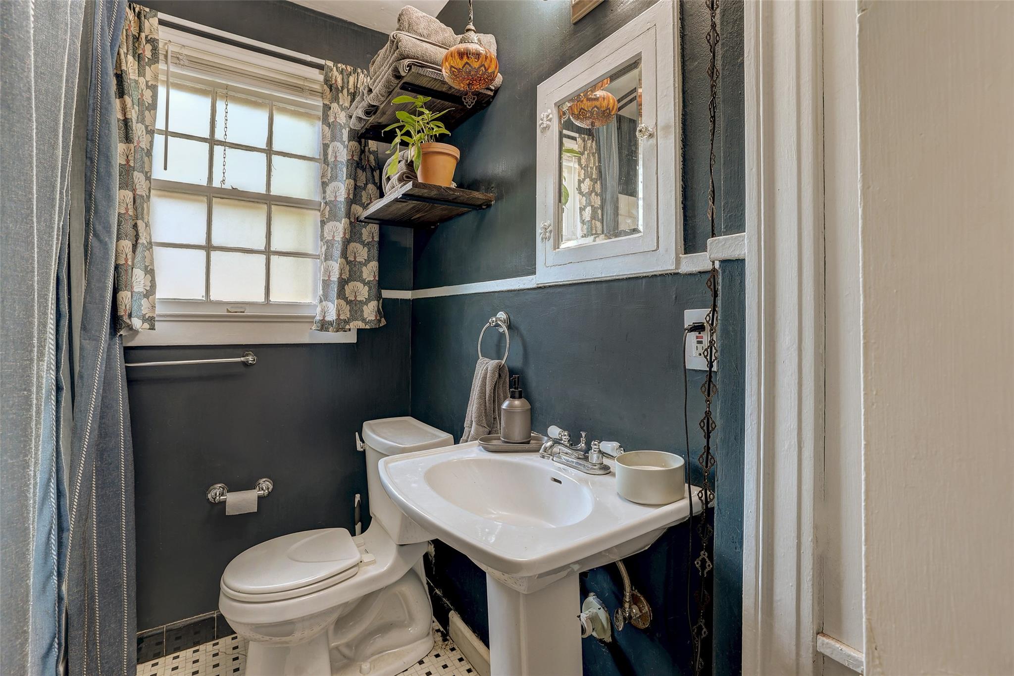 809 E 44th St, Austin, TX 78751