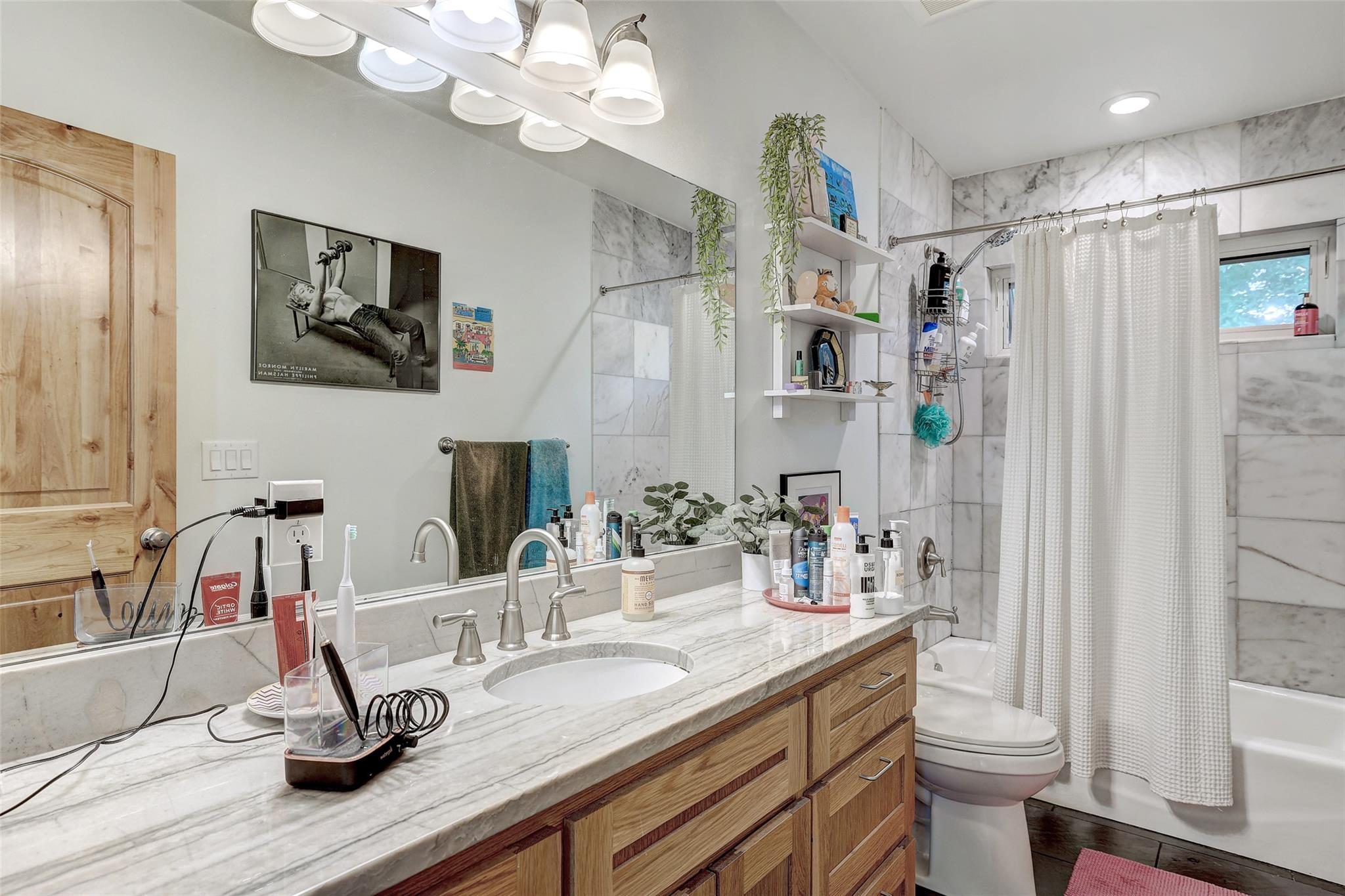 809 E 44th St, Austin, TX 78751