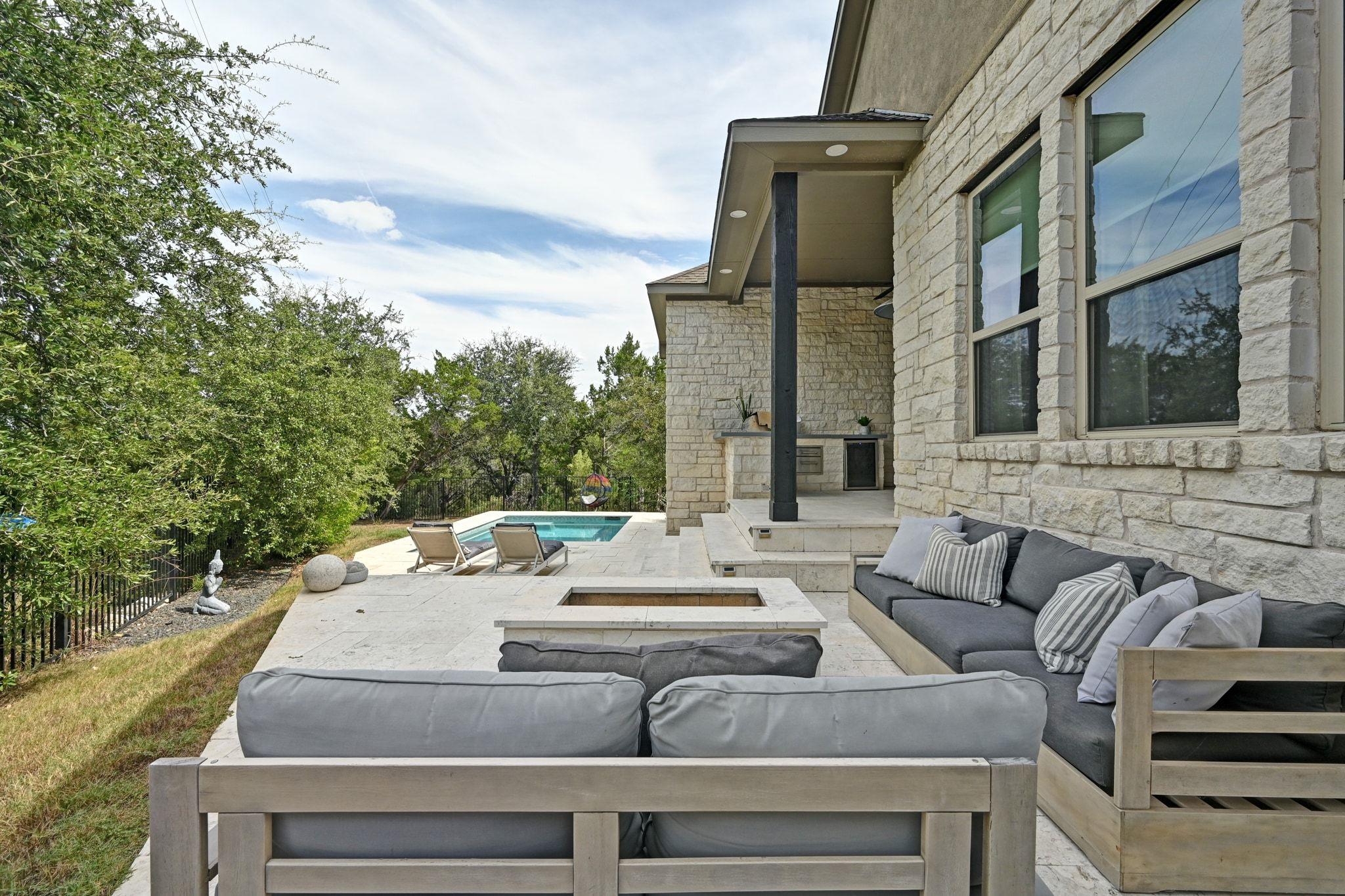 216 Vista Village Cv, Austin, TX 78738