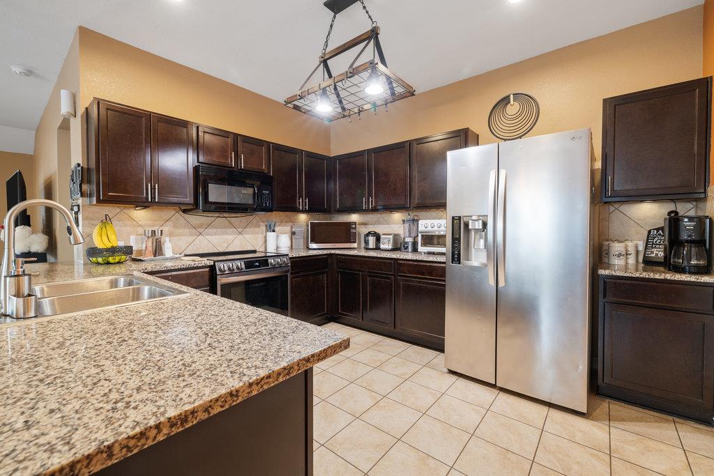 5920 Montrelia Dr, Austin, TX 78724