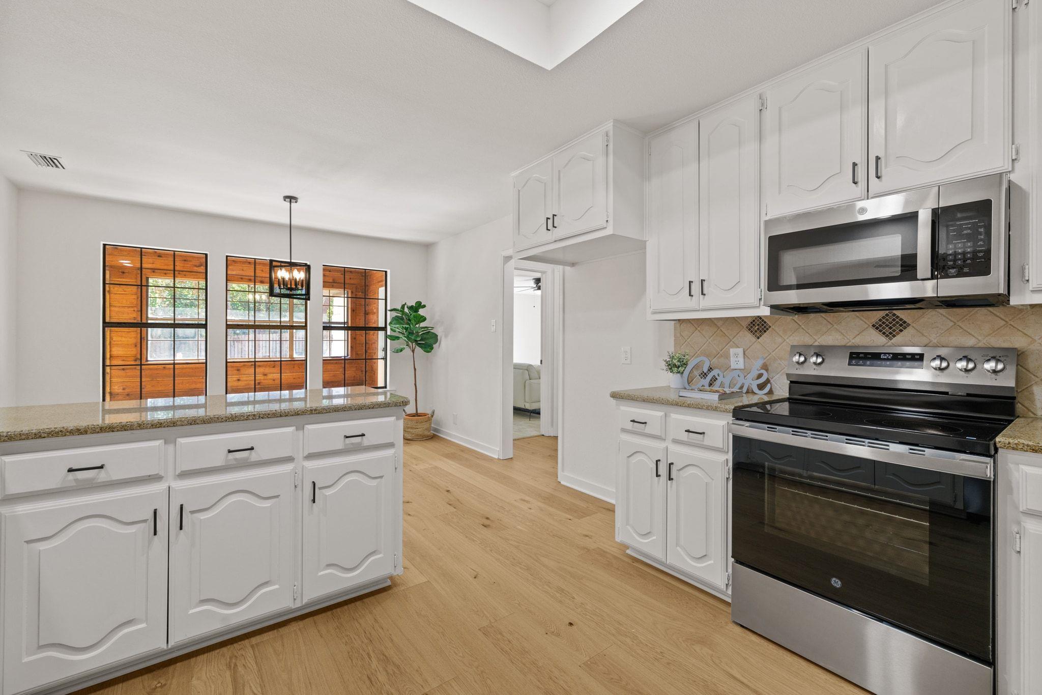 303 S Ridge Cir, Georgetown, TX 78628