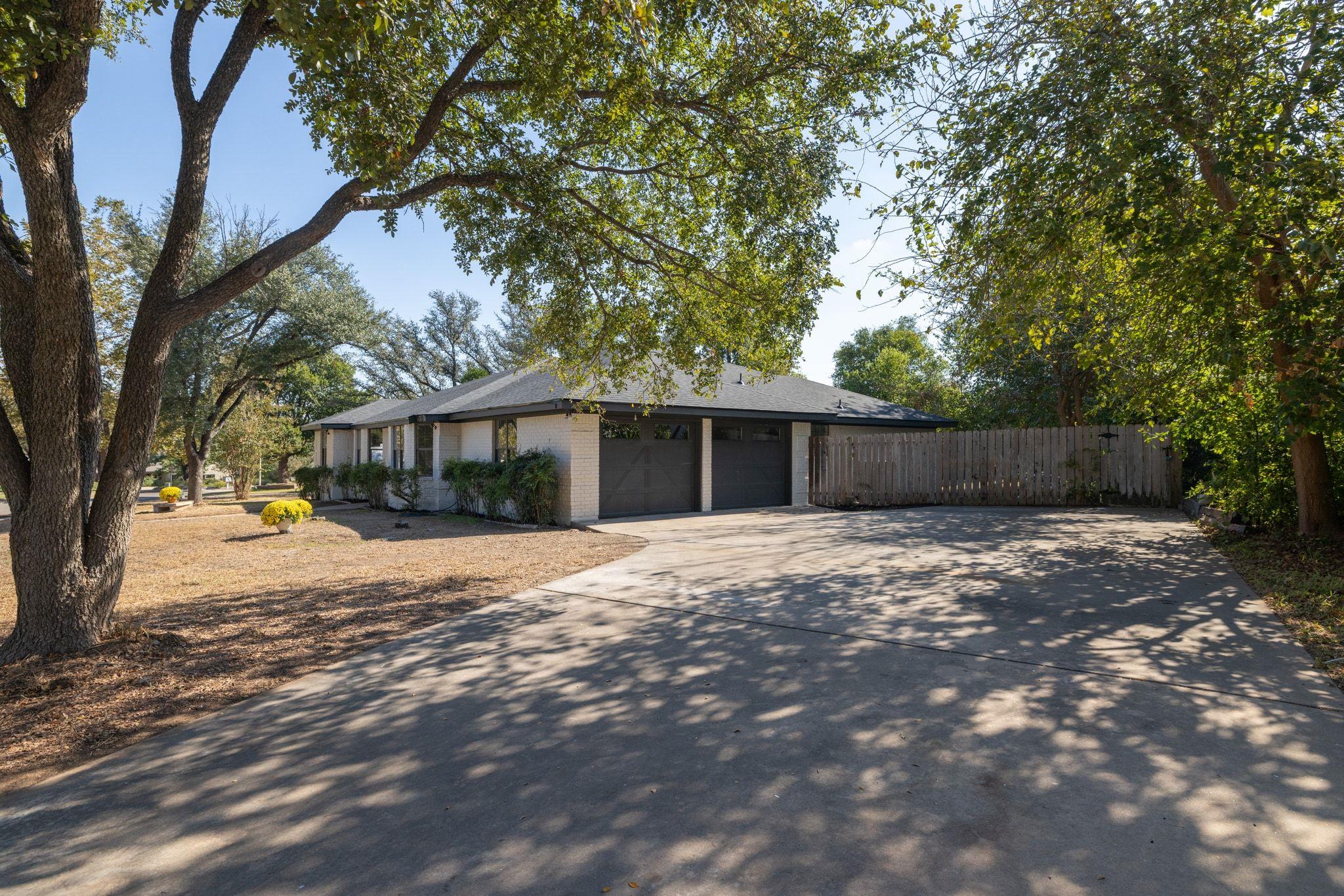 303 S Ridge Cir, Georgetown, TX 78628