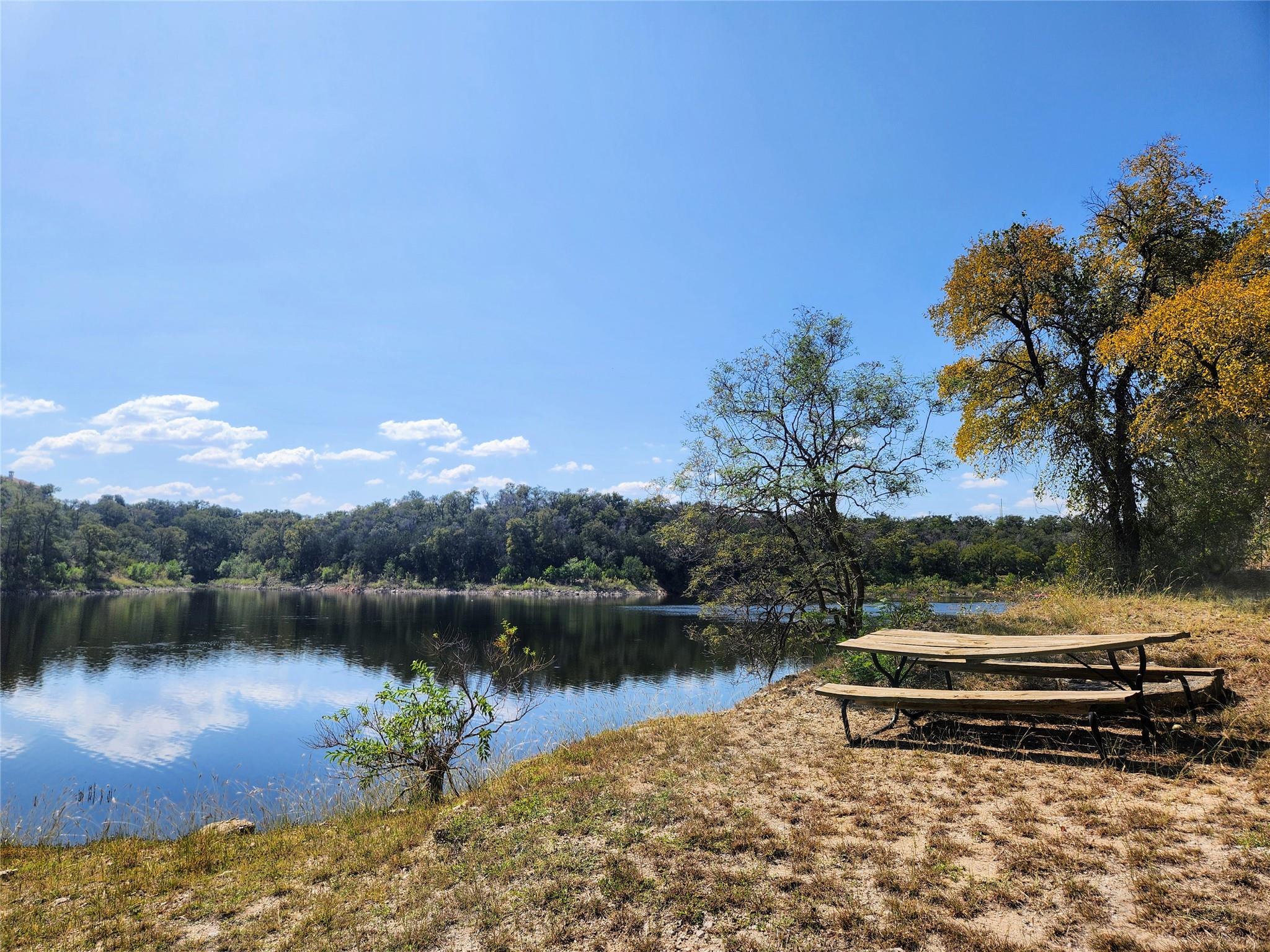 713 Jim Bowie Dr, Spicewood, TX 78669