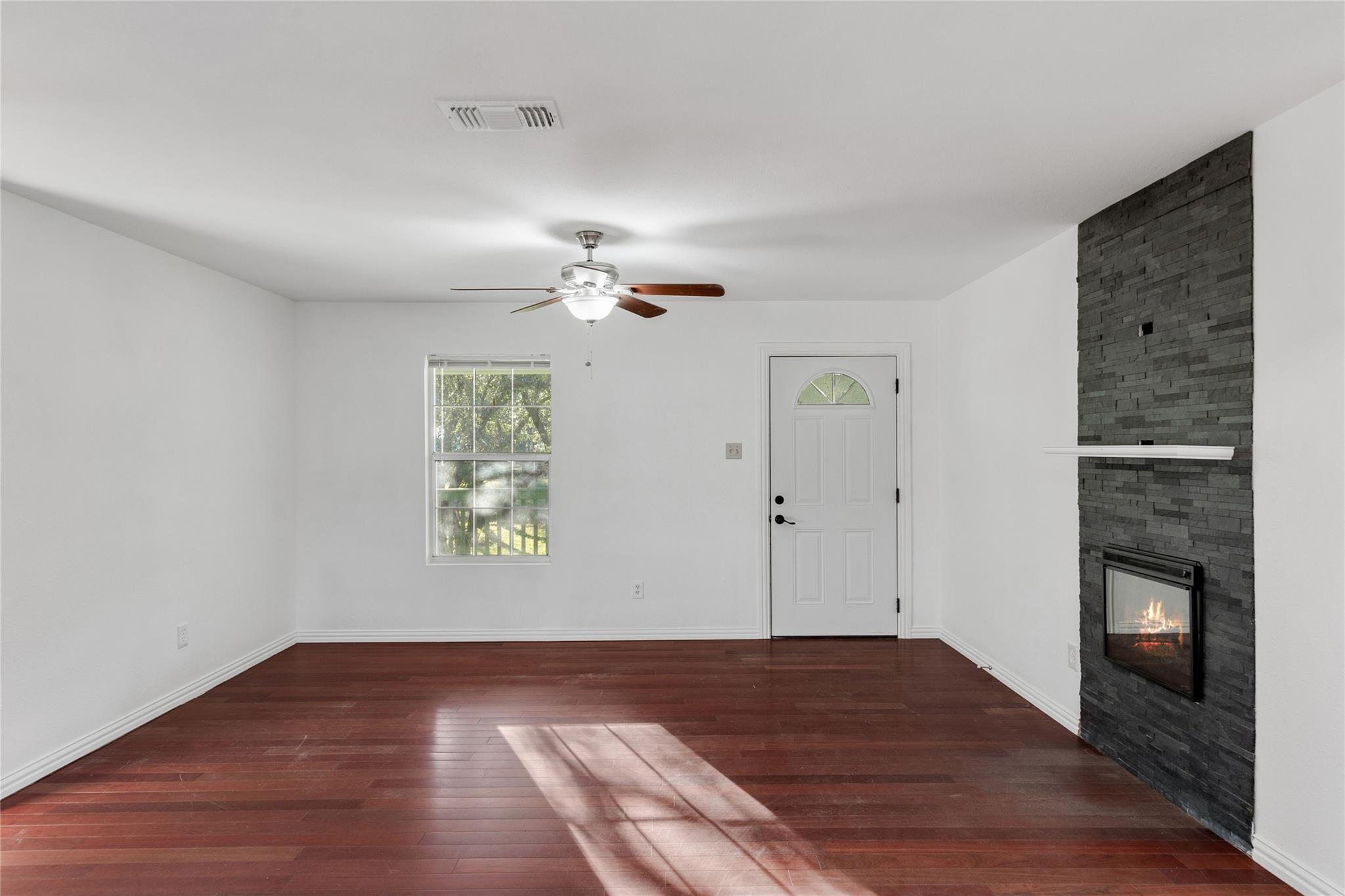 713 Jim Bowie Dr, Spicewood, TX 78669