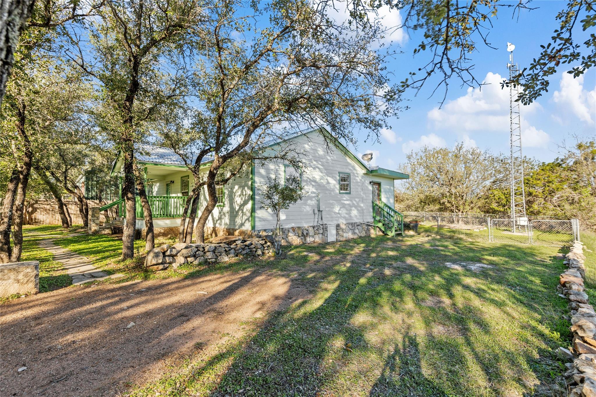 713 Jim Bowie Dr, Spicewood, TX 78669