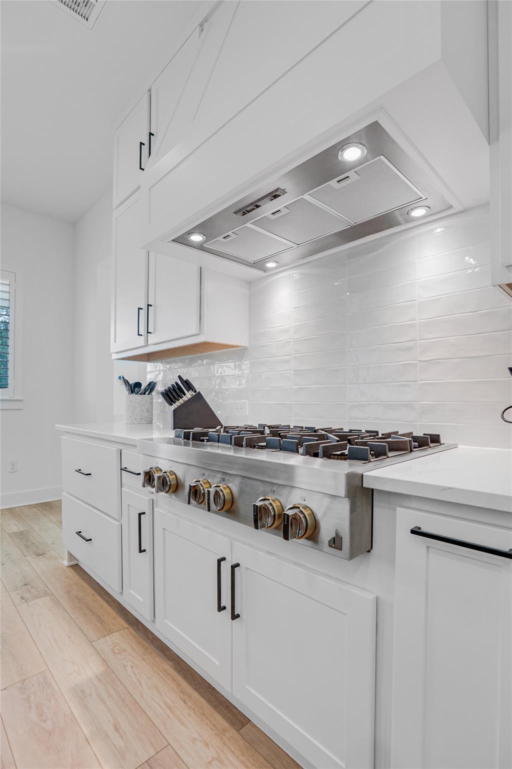 316 Valletta Way, Liberty Hill, TX 78642