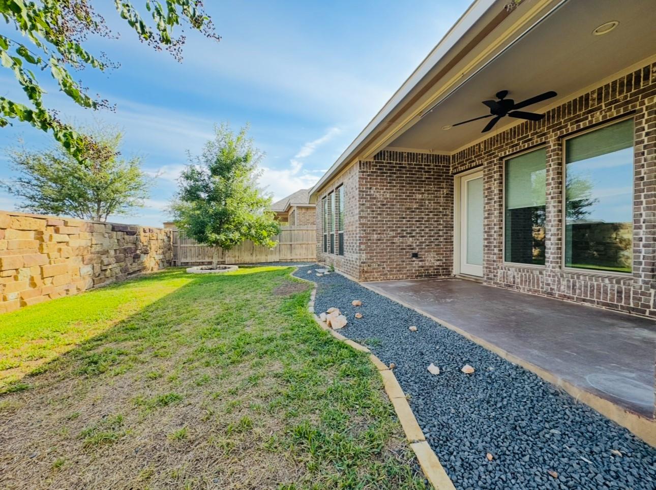 2157 Wildrye Ln, New Braunfels, TX 78132