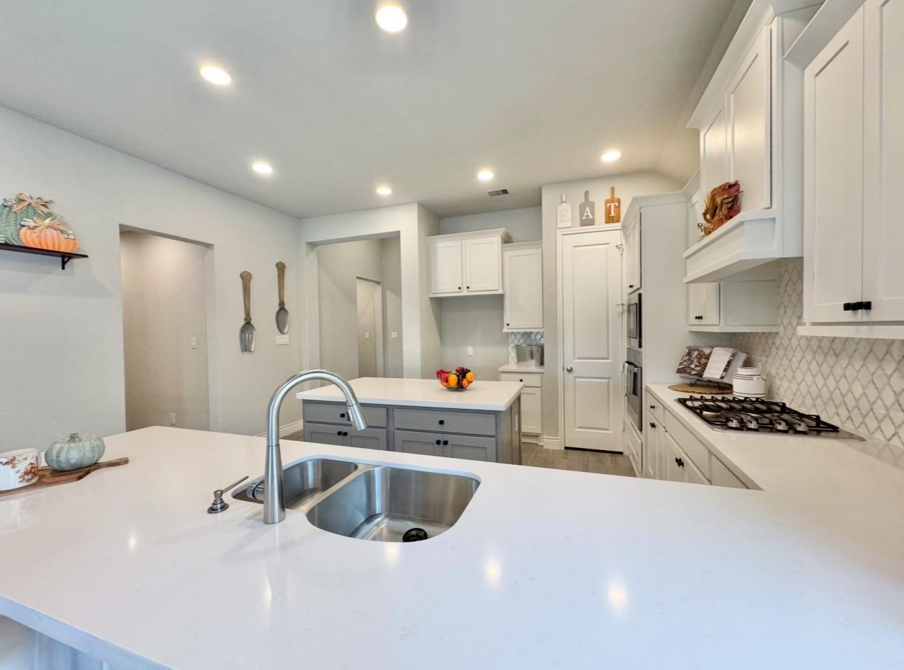 2157 Wildrye Ln, New Braunfels, TX 78132