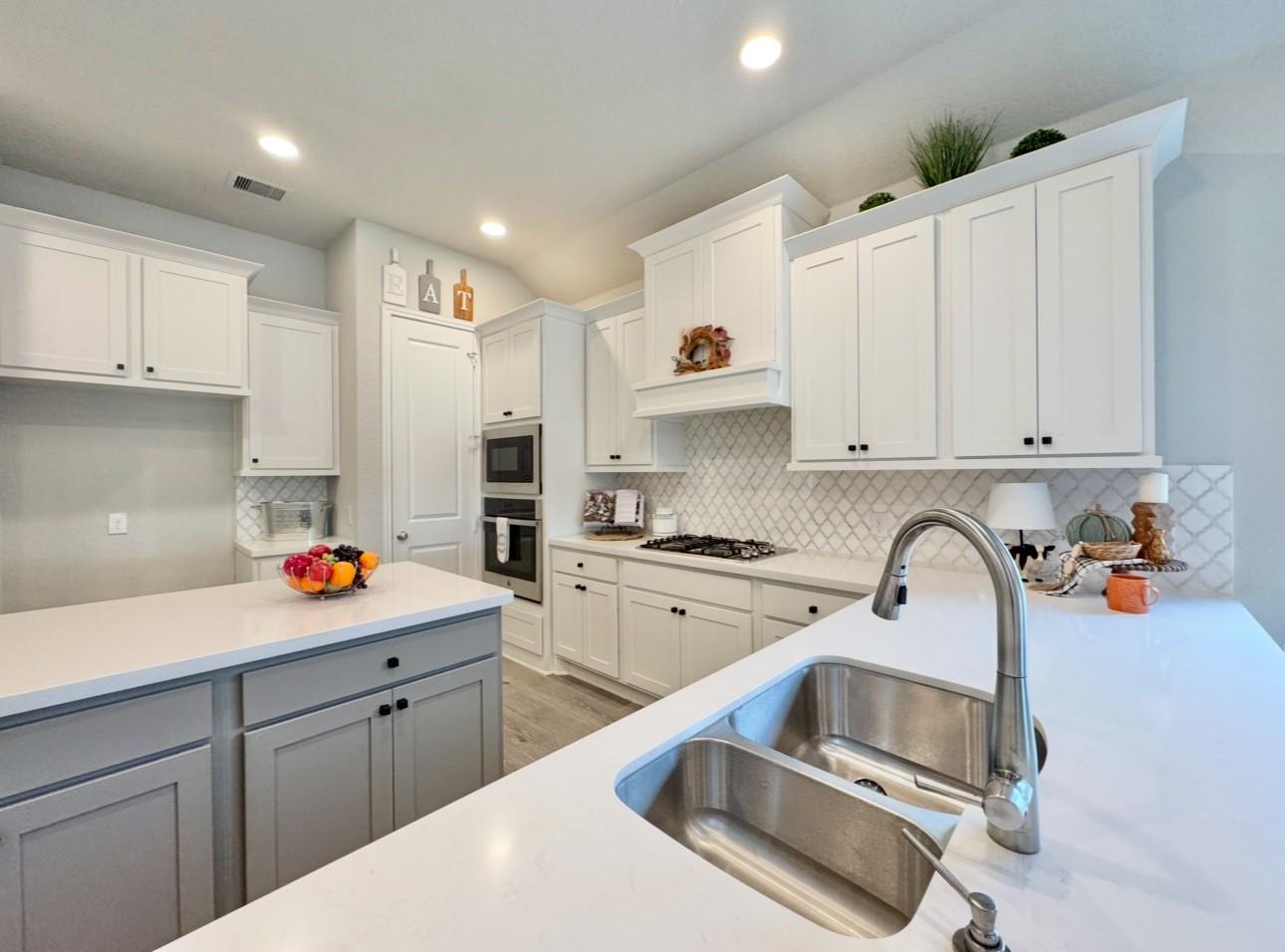 2157 Wildrye Ln, New Braunfels, TX 78132