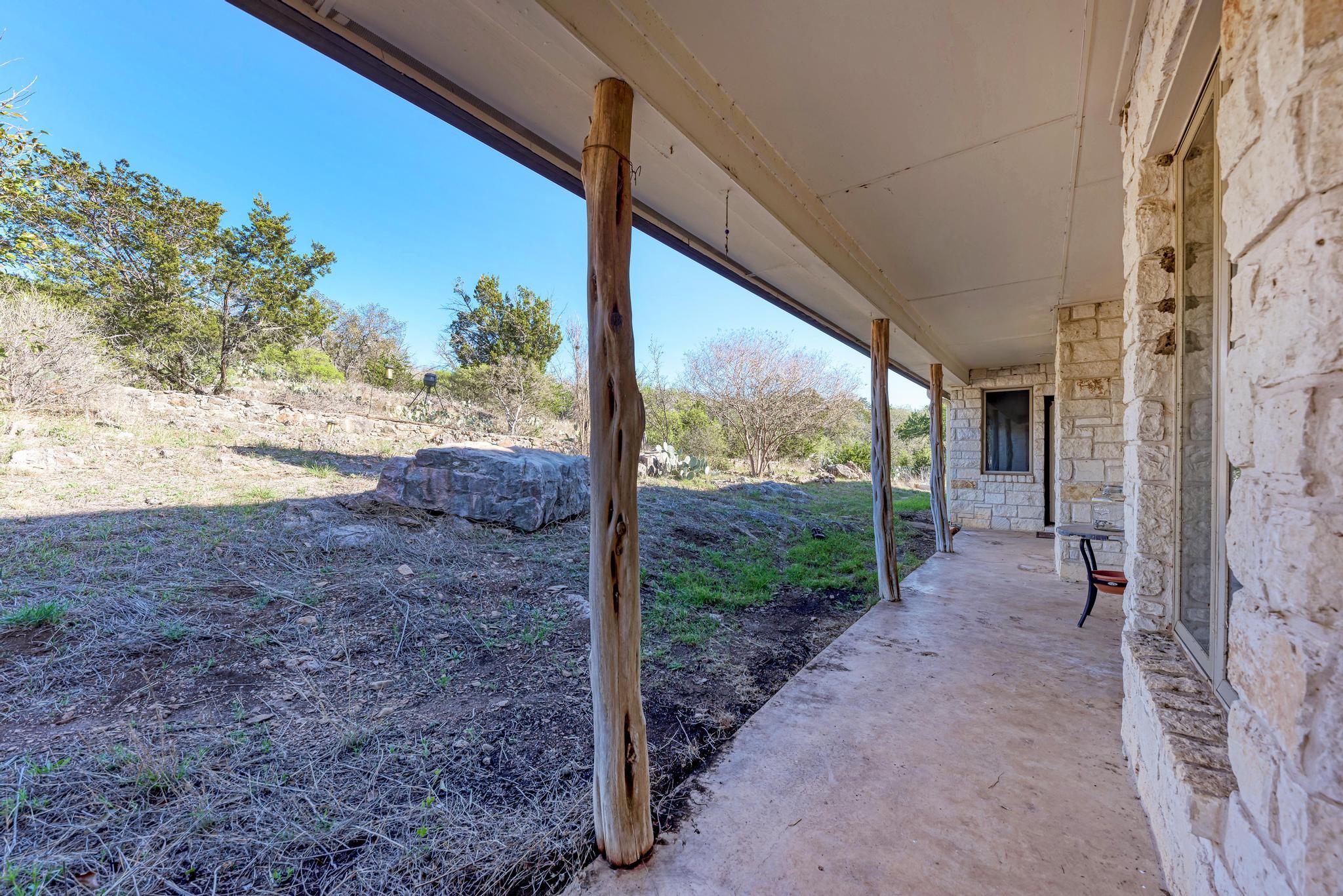 330 Juniper Trl, Kingsland, TX 78639