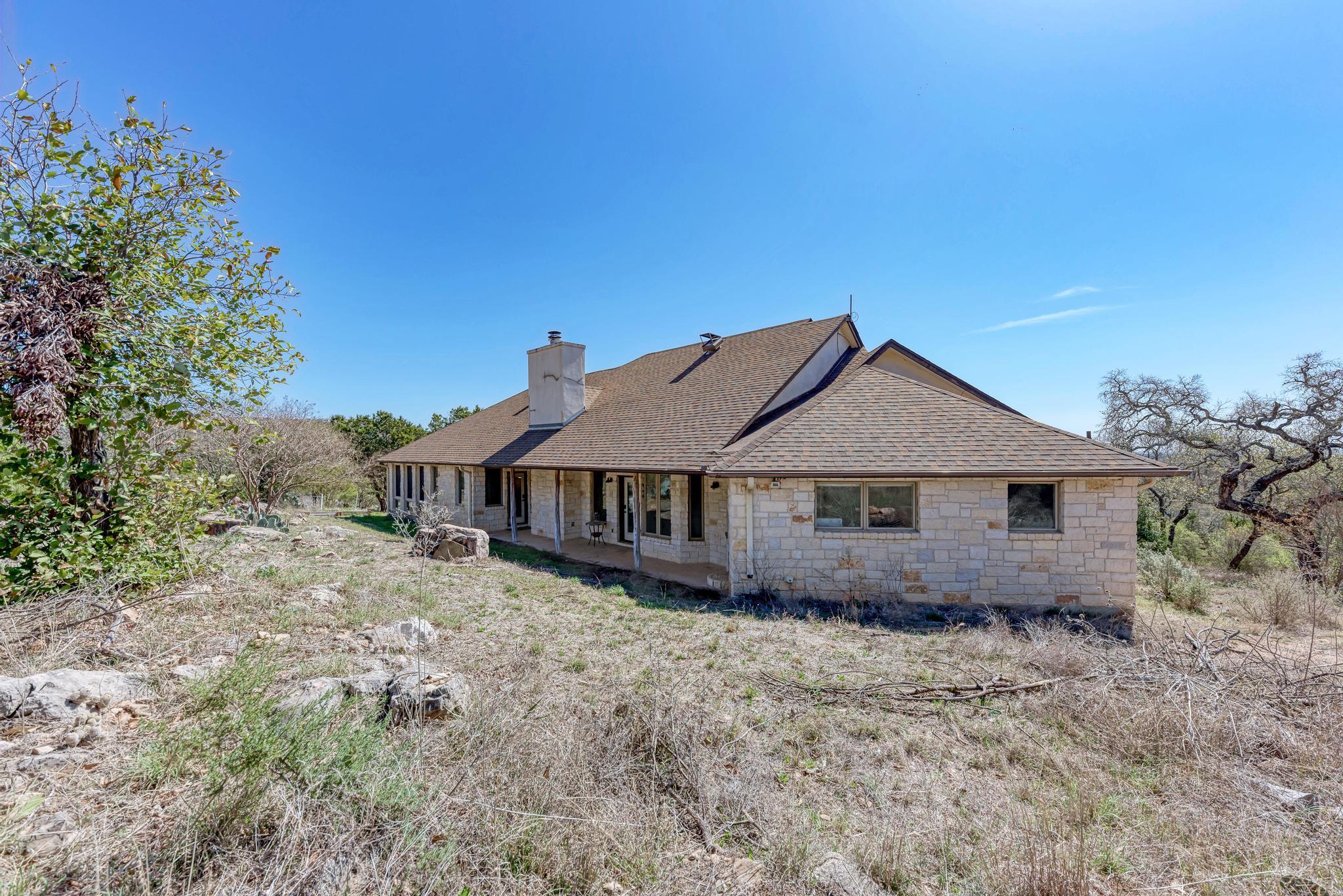 330 Juniper Trl, Kingsland, TX 78639