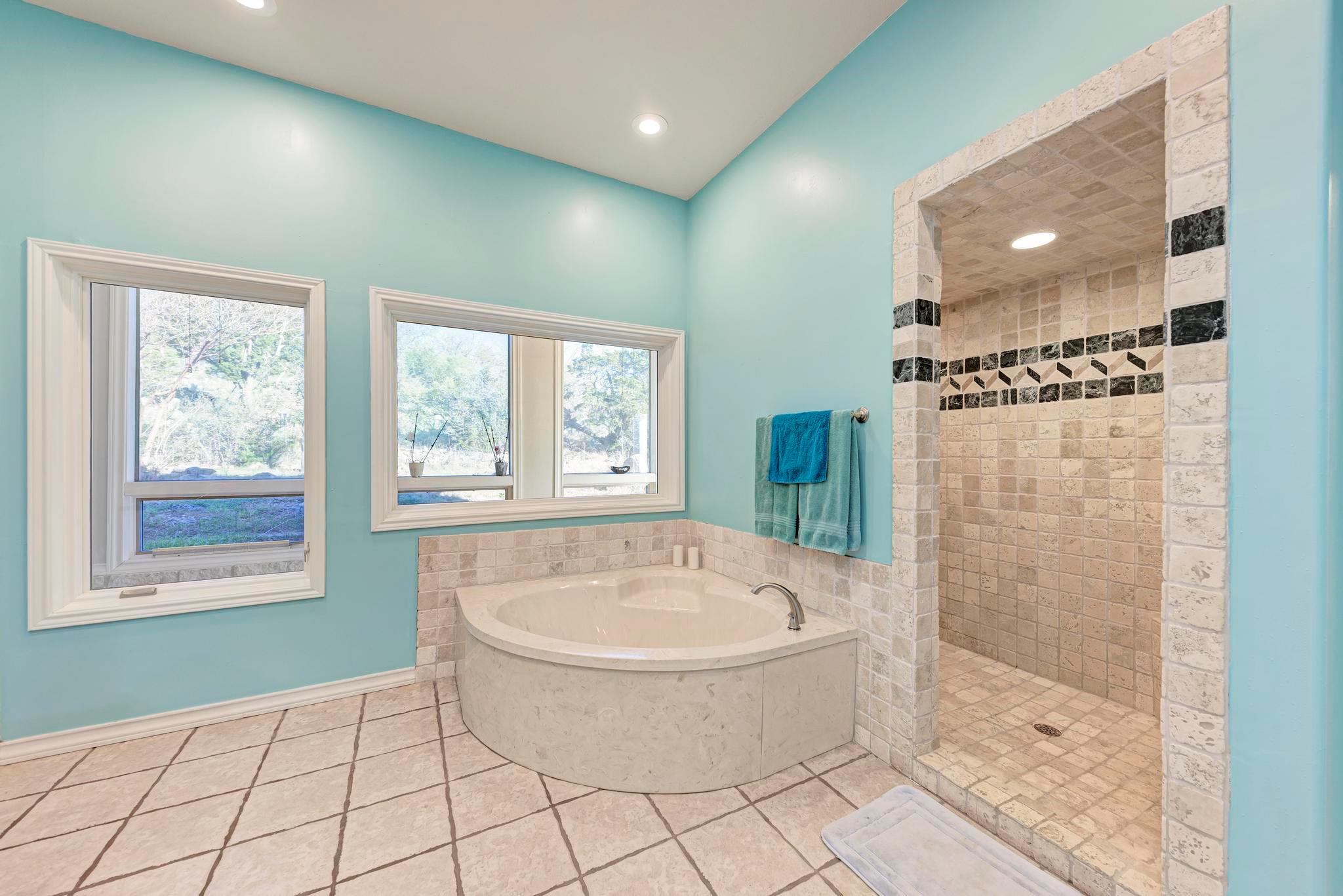 330 Juniper Trl, Kingsland, TX 78639