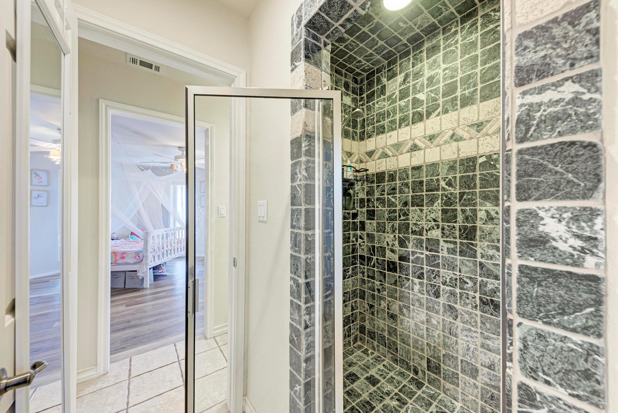 330 Juniper Trl, Kingsland, TX 78639