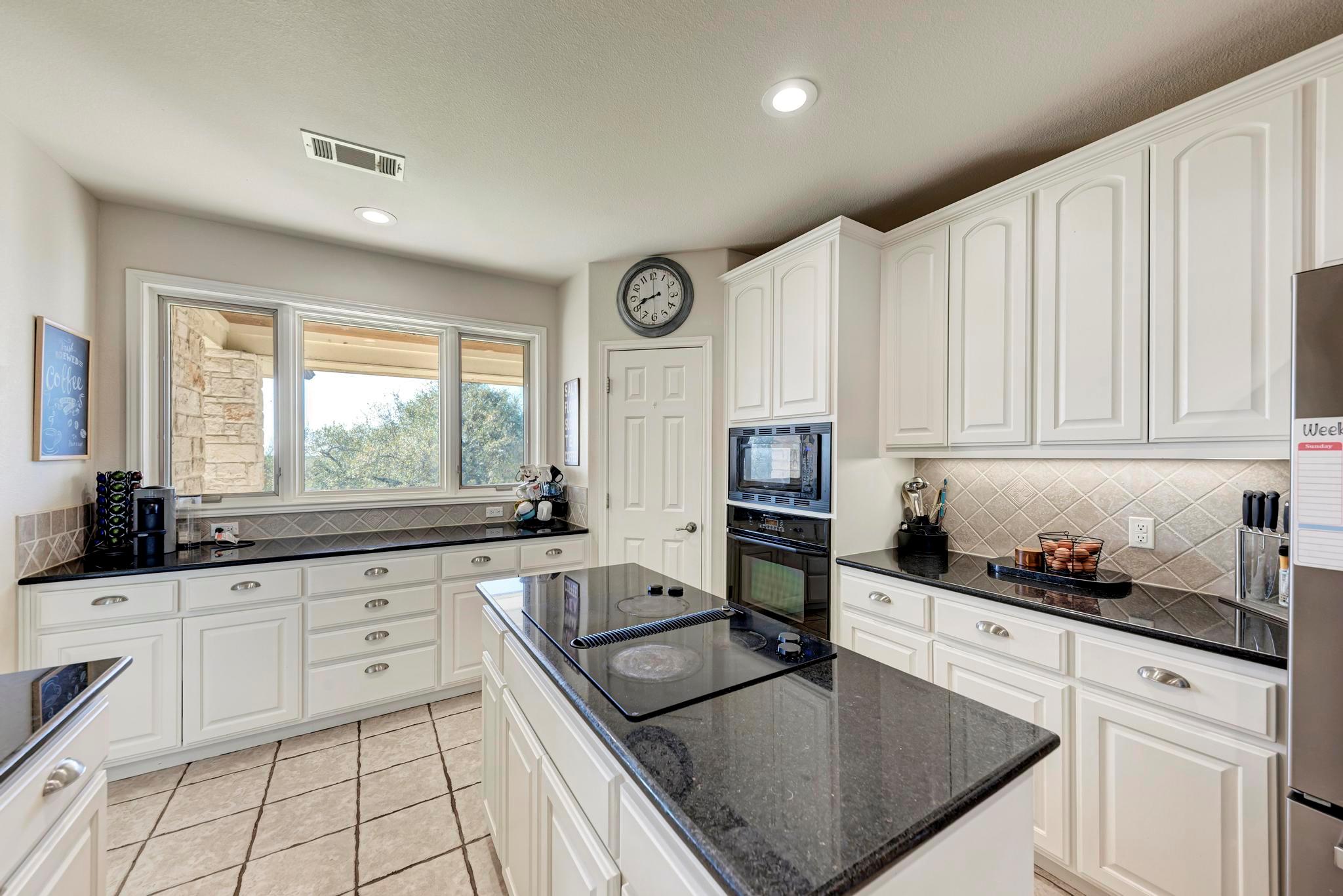 330 Juniper Trl, Kingsland, TX 78639