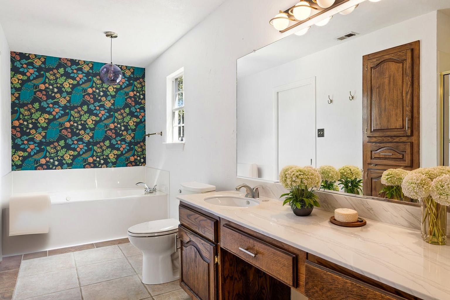 2412 Jones Rd, Austin, TX 78745