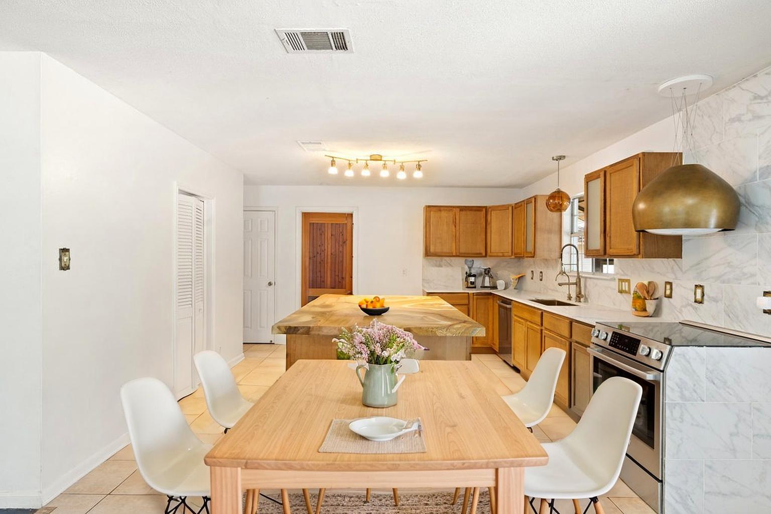 2412 Jones Rd, Austin, TX 78745