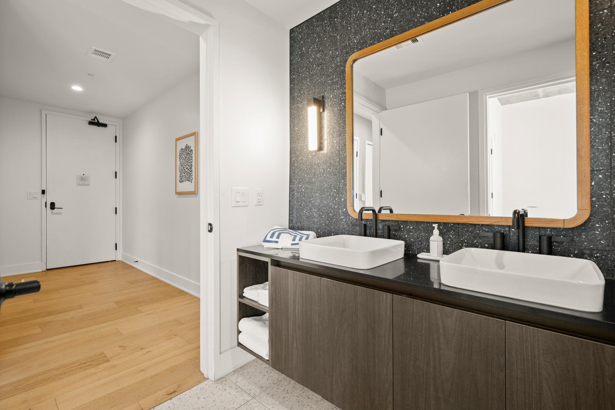 48 East Ave # 2004, Austin, TX 78701