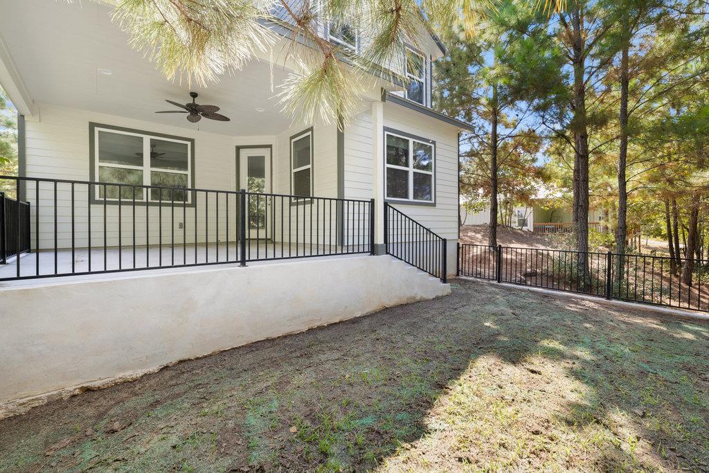 200 Manawianui Dr, Bastrop, TX 78602