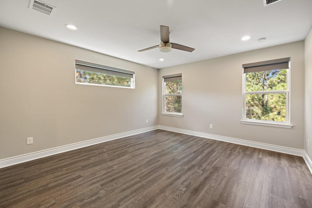 200 Manawianui Dr, Bastrop, TX 78602