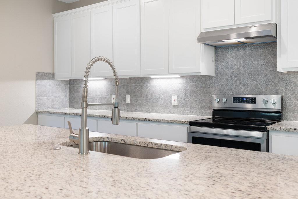 200 Manawianui Dr, Bastrop, TX 78602