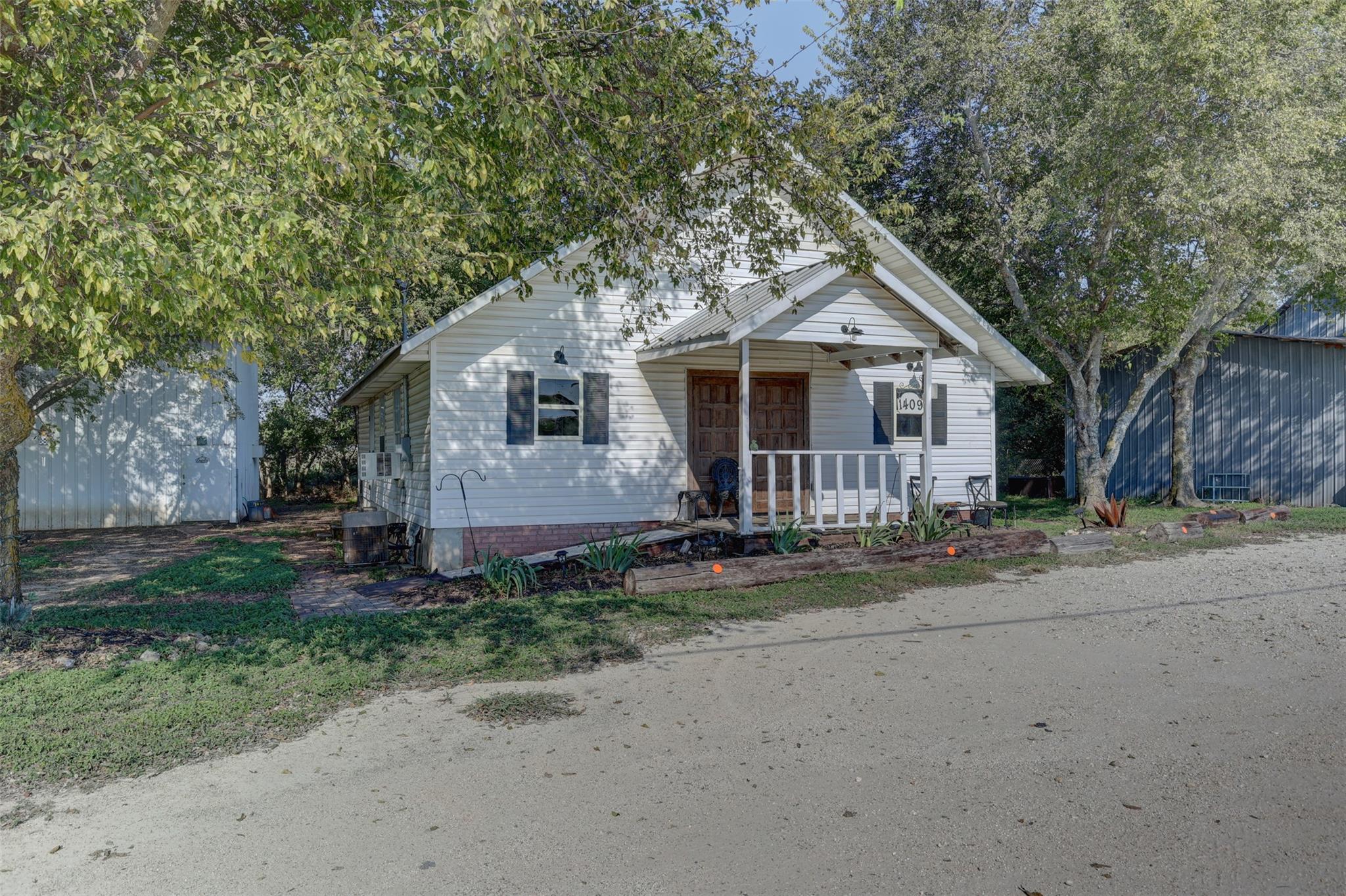 1409 State Highway 22, Whitney, TX 76692