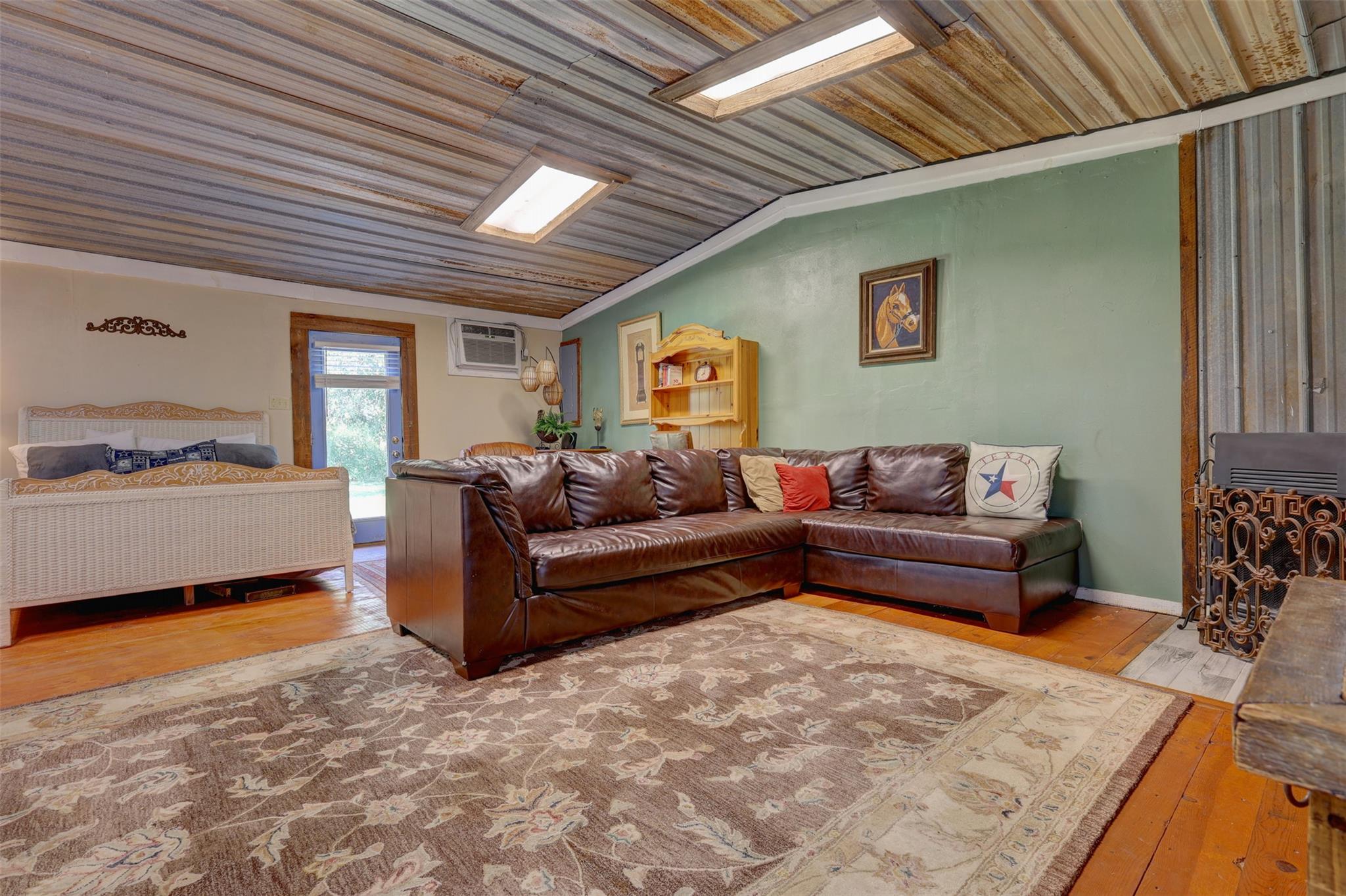 1409 State Highway 22, Whitney, TX 76692