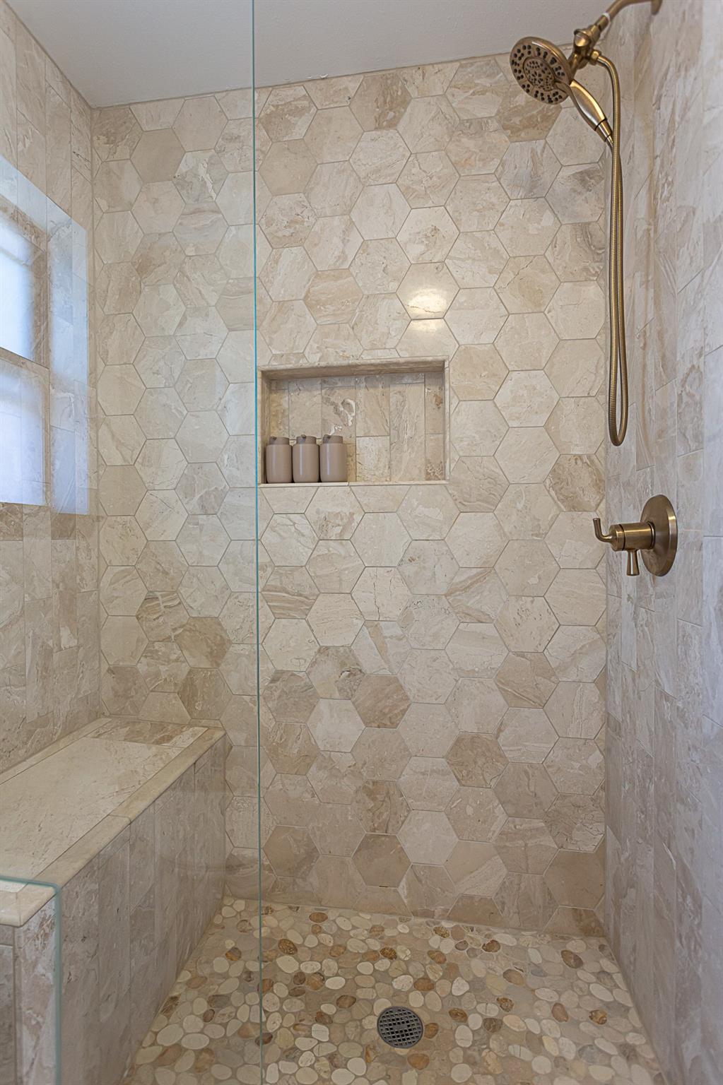 7602 Whispering Oaks Dr, Austin, TX 78745