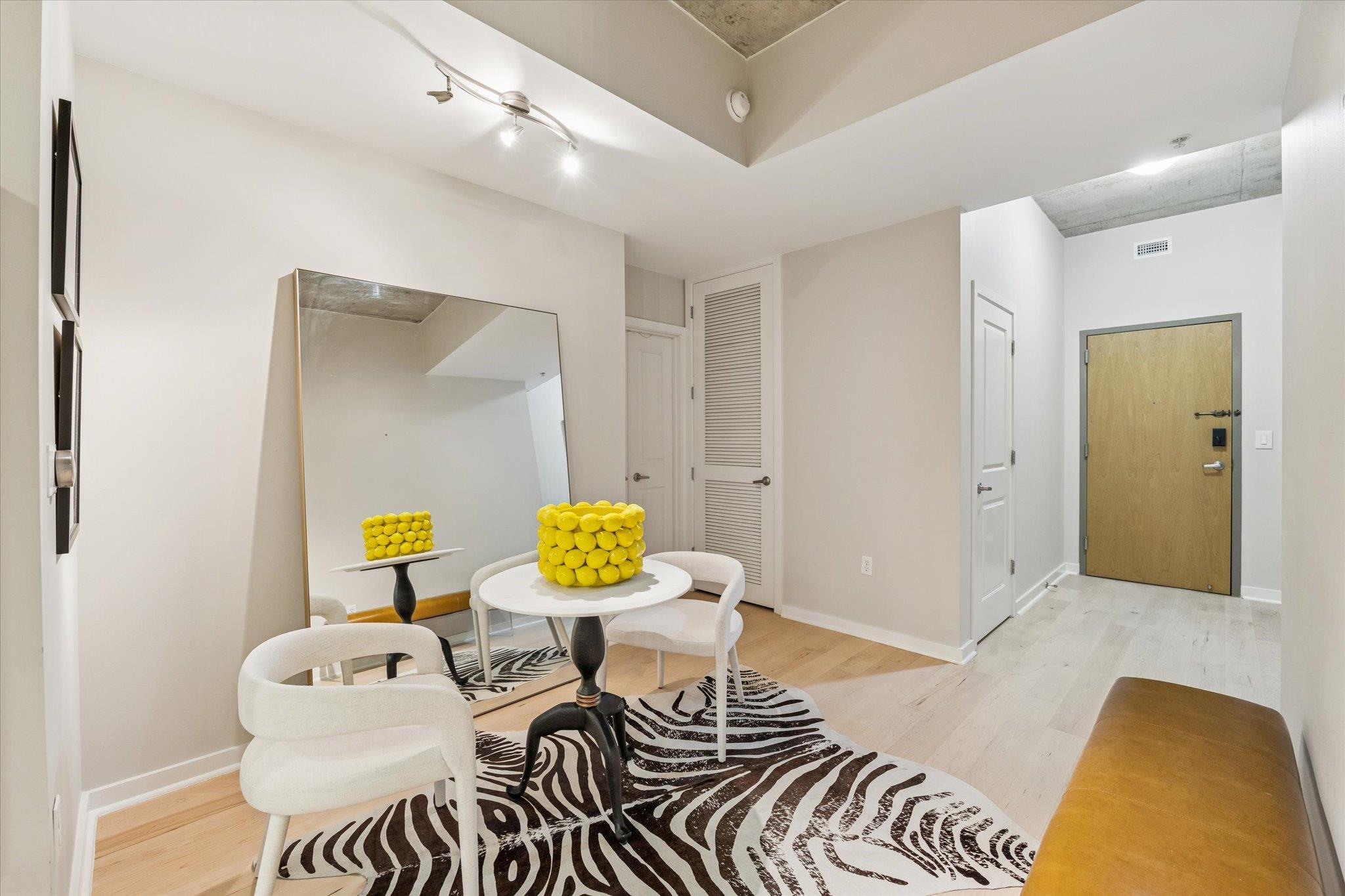 360 Nueces St # 1417, Austin, TX 78701