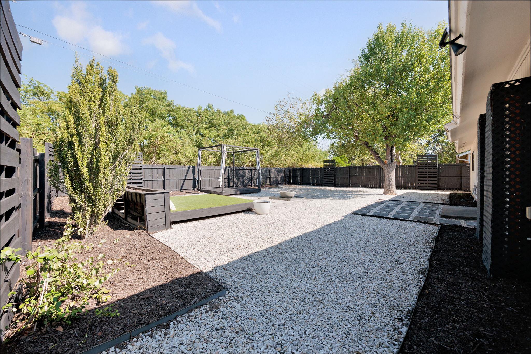 5261 Meadow Creek Dr, Austin, TX 78745