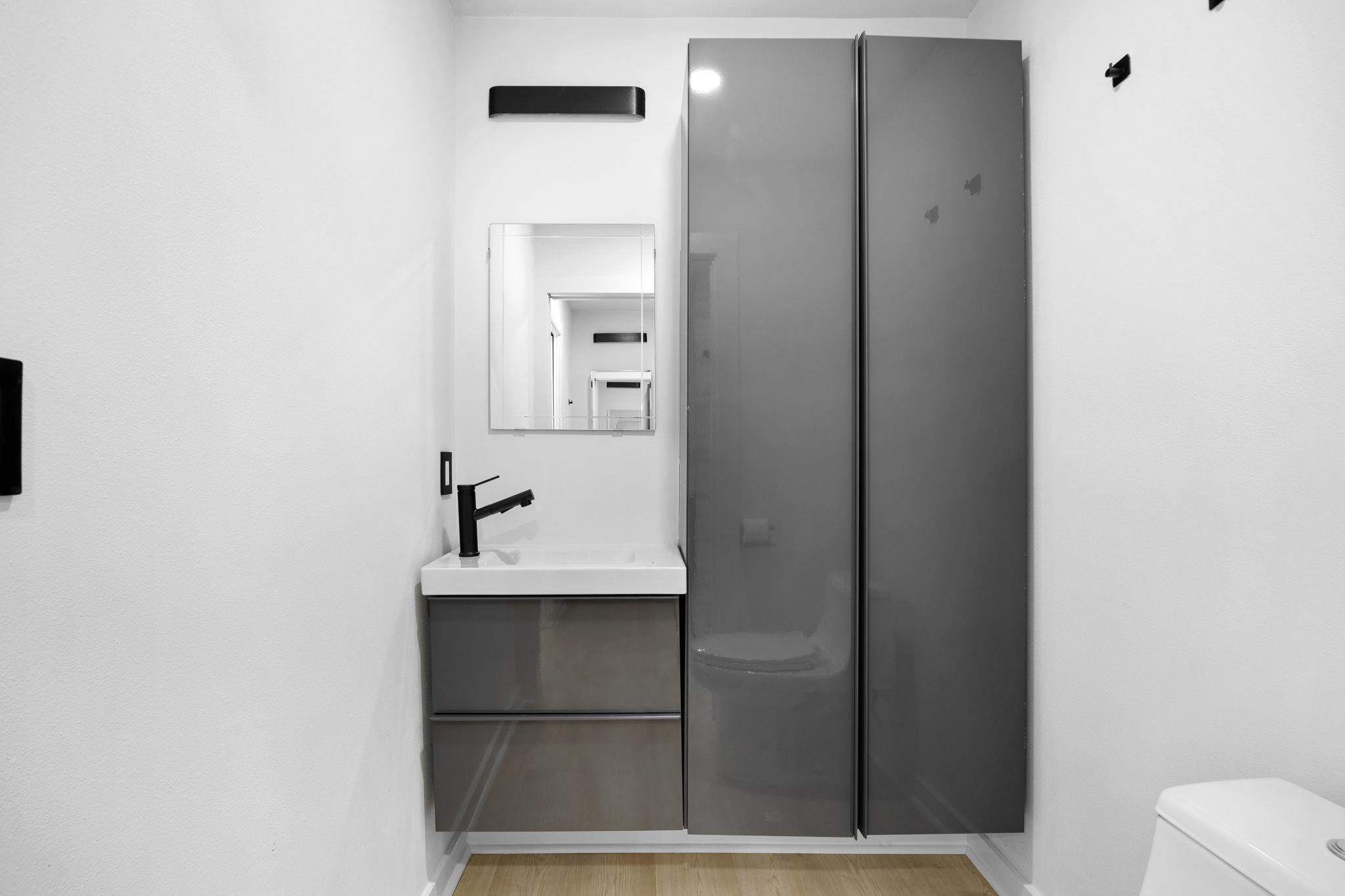 5261 Meadow Creek Dr, Austin, TX 78745