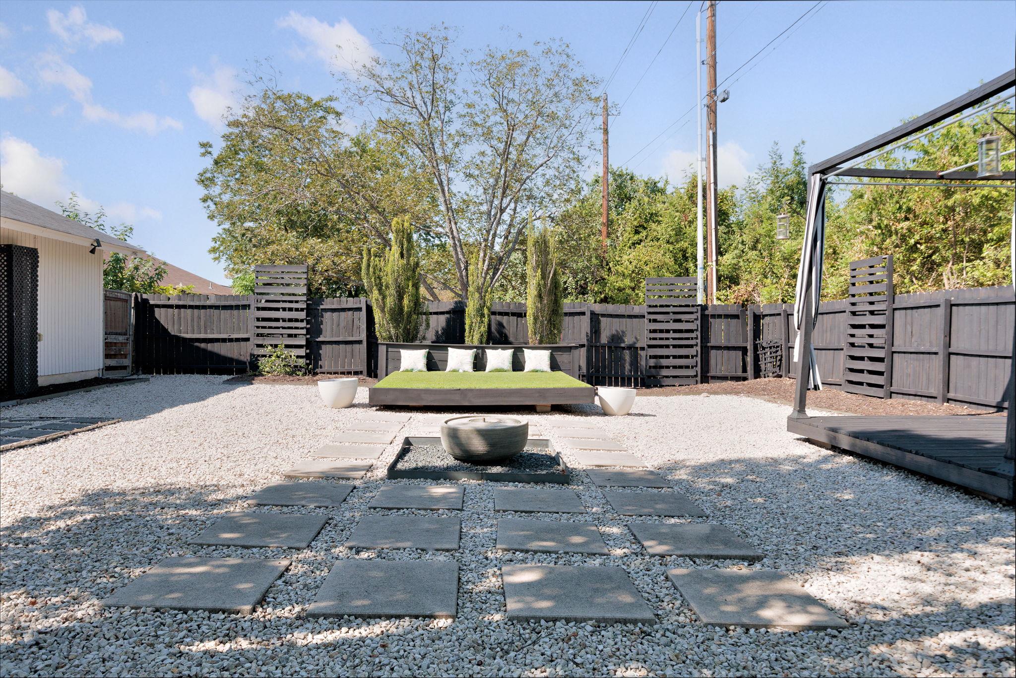 5261 Meadow Creek Dr, Austin, TX 78745